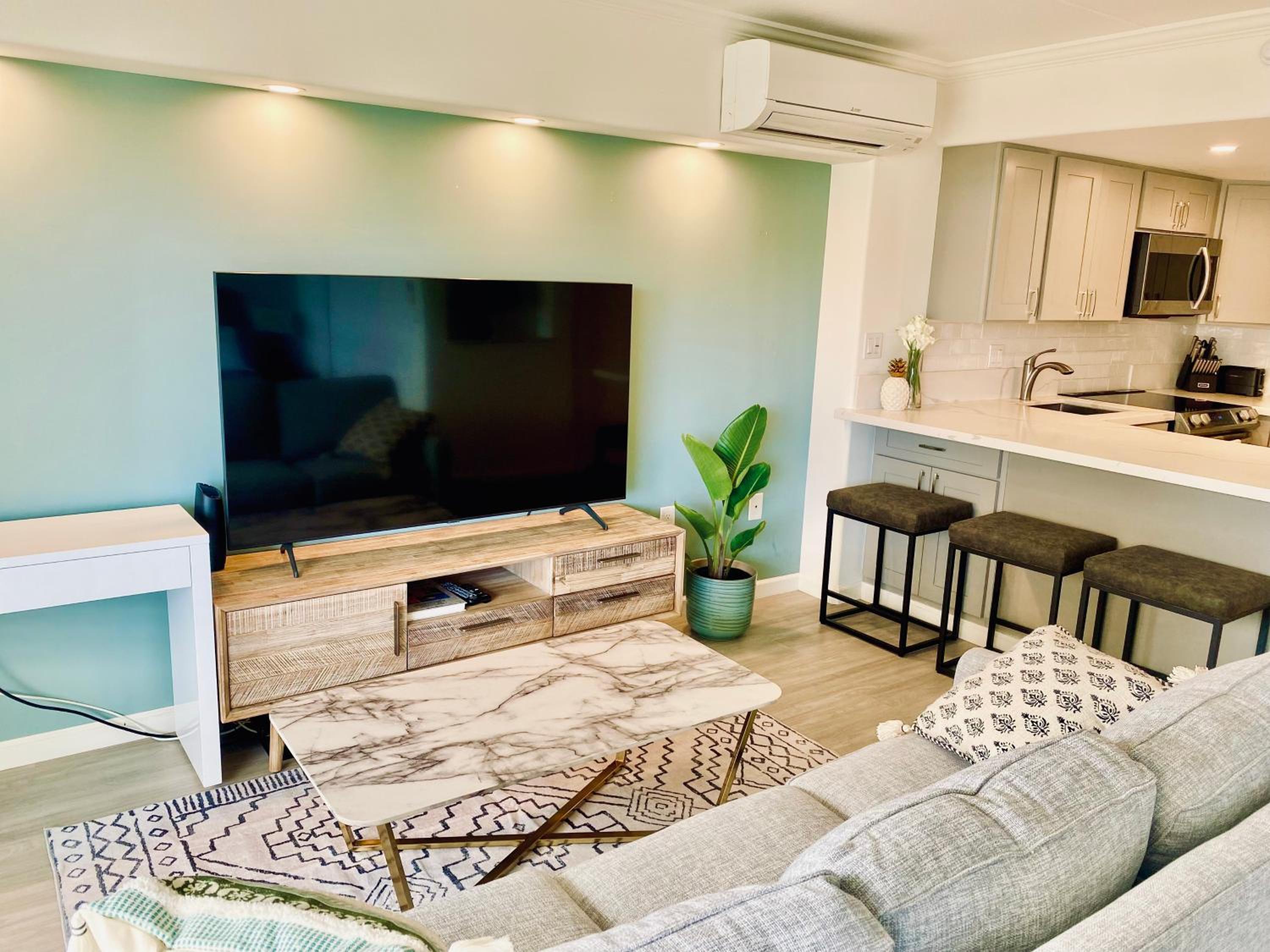 Panoramic Oceanview Resort - Full Kitchen in Each Unit, 2 Swimming Pools, Onsite Restaurants, Fireworks Every Friday: One-Bedroom Apartment - Oceanfront photo