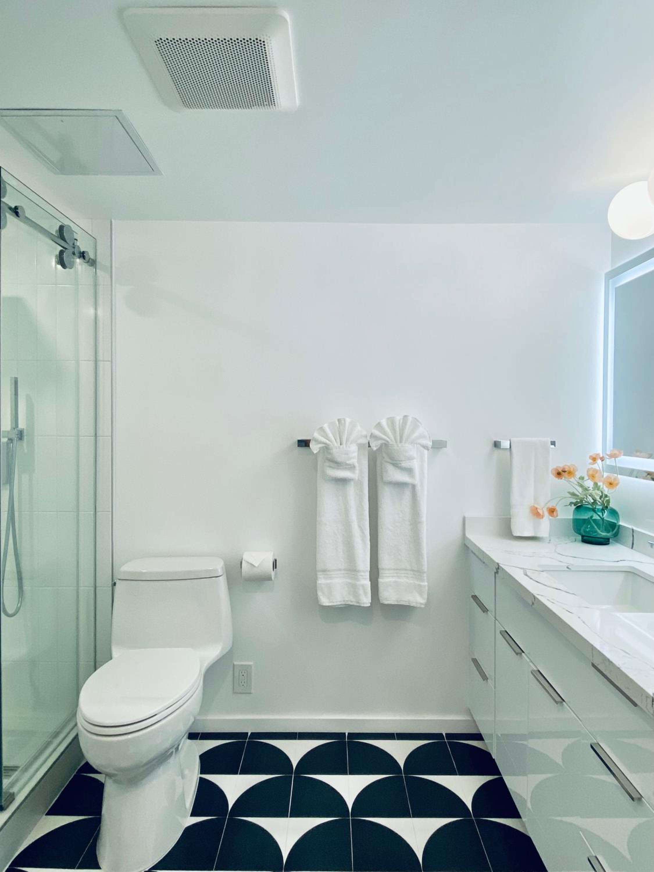 Panoramic Oceanview Resort - Full Kitchen in Each Unit, 2 Swimming Pools, Onsite Restaurants, Fireworks Every Friday: One-Bedroom Apartment - Oceanfront photo