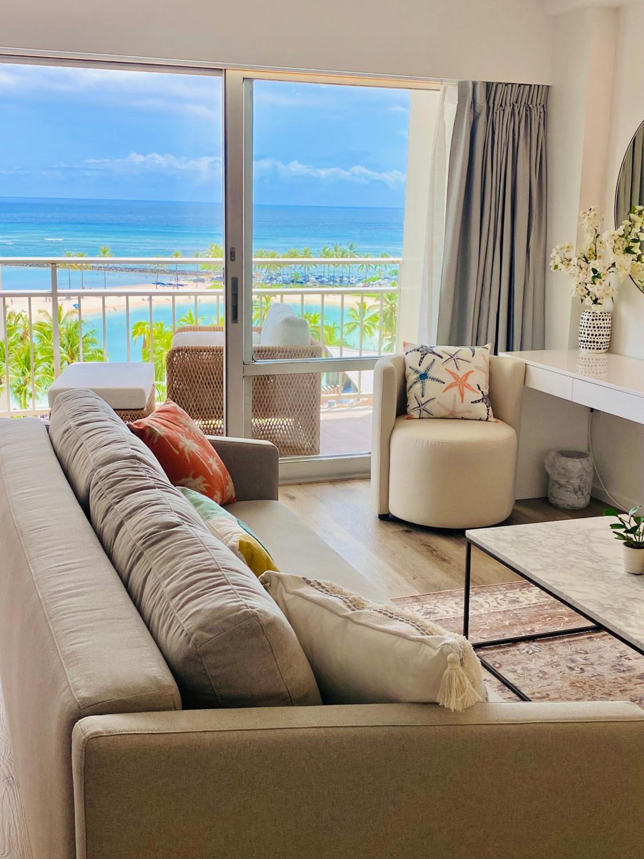 One-Bedroom Apartment - Oceanfront photo 2