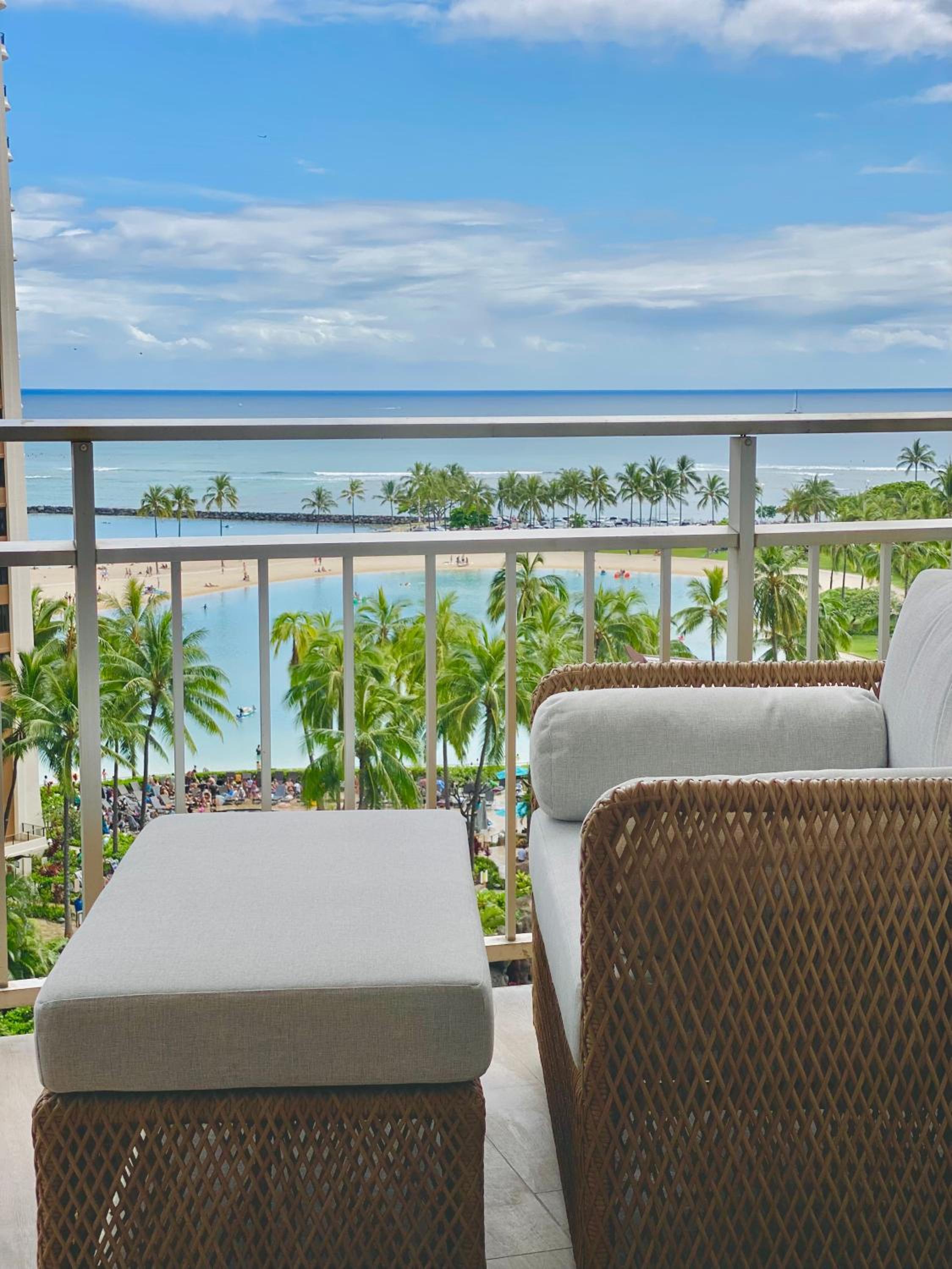 Panoramic Oceanview Resort - Full Kitchen in Each Unit, 2 Swimming Pools, Onsite Restaurants, Fireworks Every Friday: balcony & terrace photo