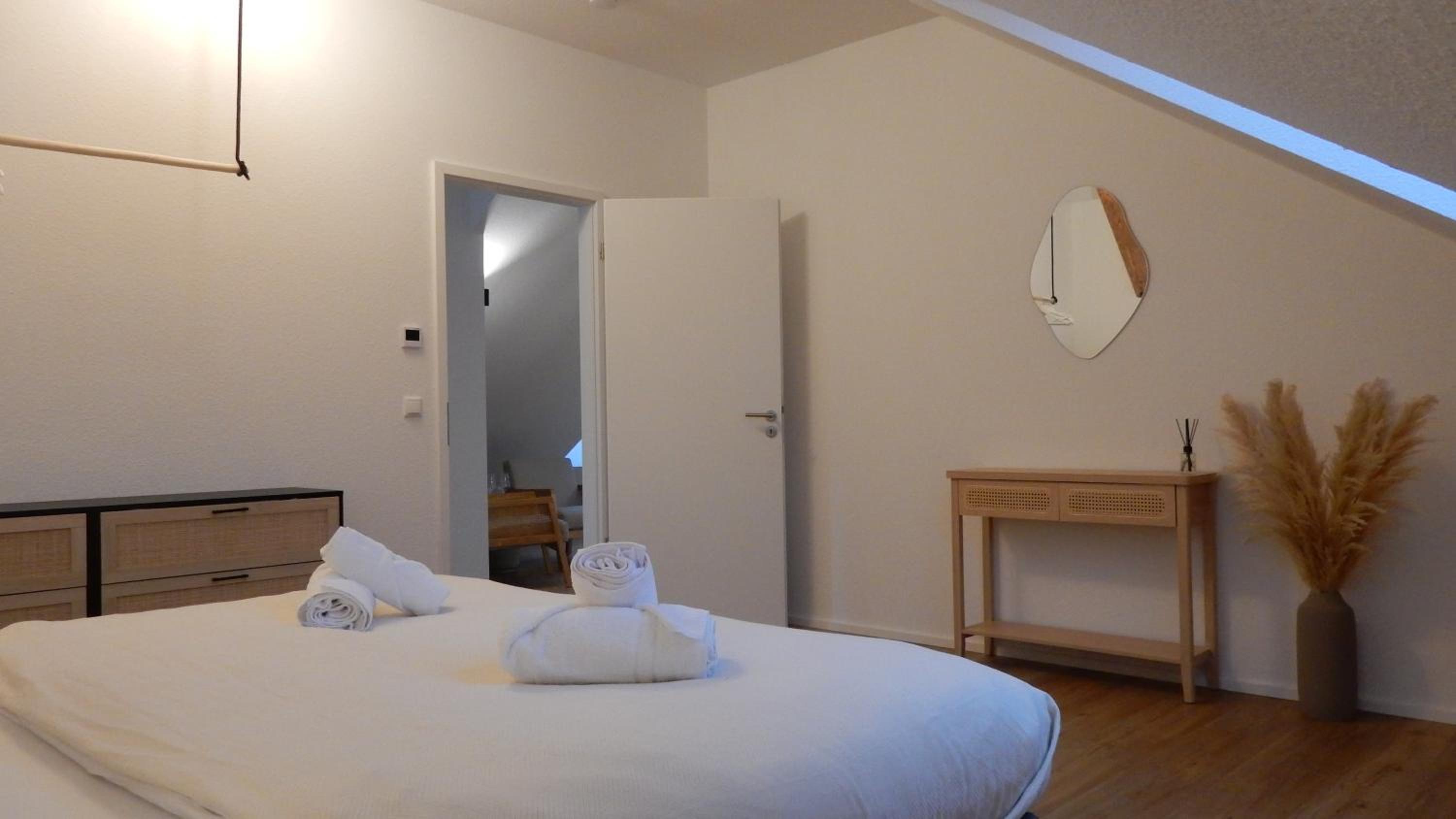 One-Bedroom Apartment photo 1