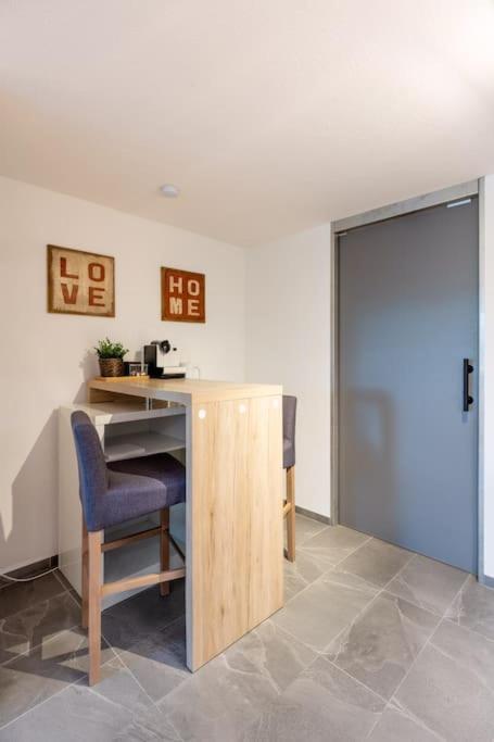 One-Bedroom Apartment photo 3