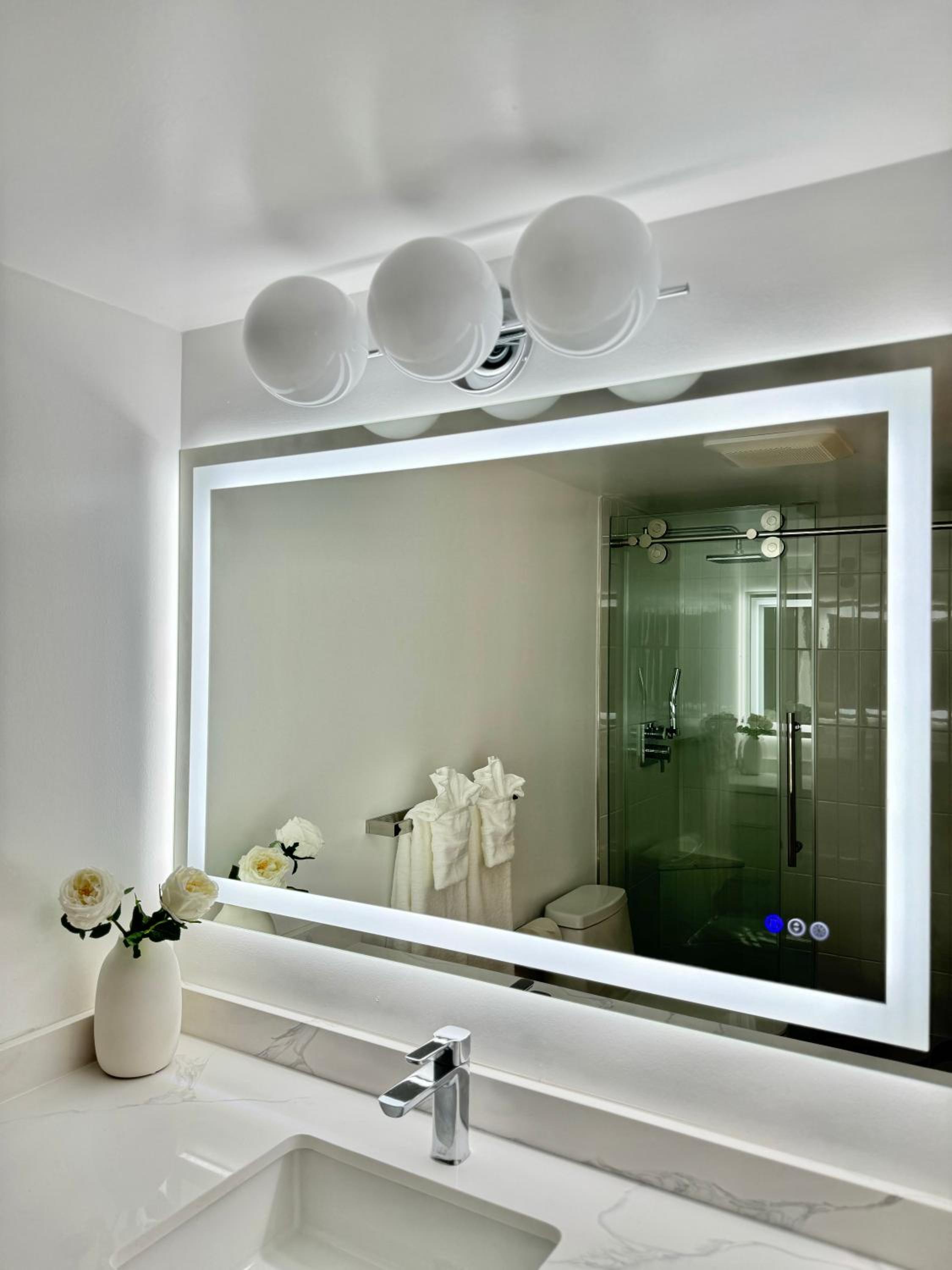 Panoramic Oceanview Resort - Full Kitchen in Each Unit, 2 Swimming Pools, Onsite Restaurants, Fireworks Every Friday: One-Bedroom Apartment - Oceanfront photo