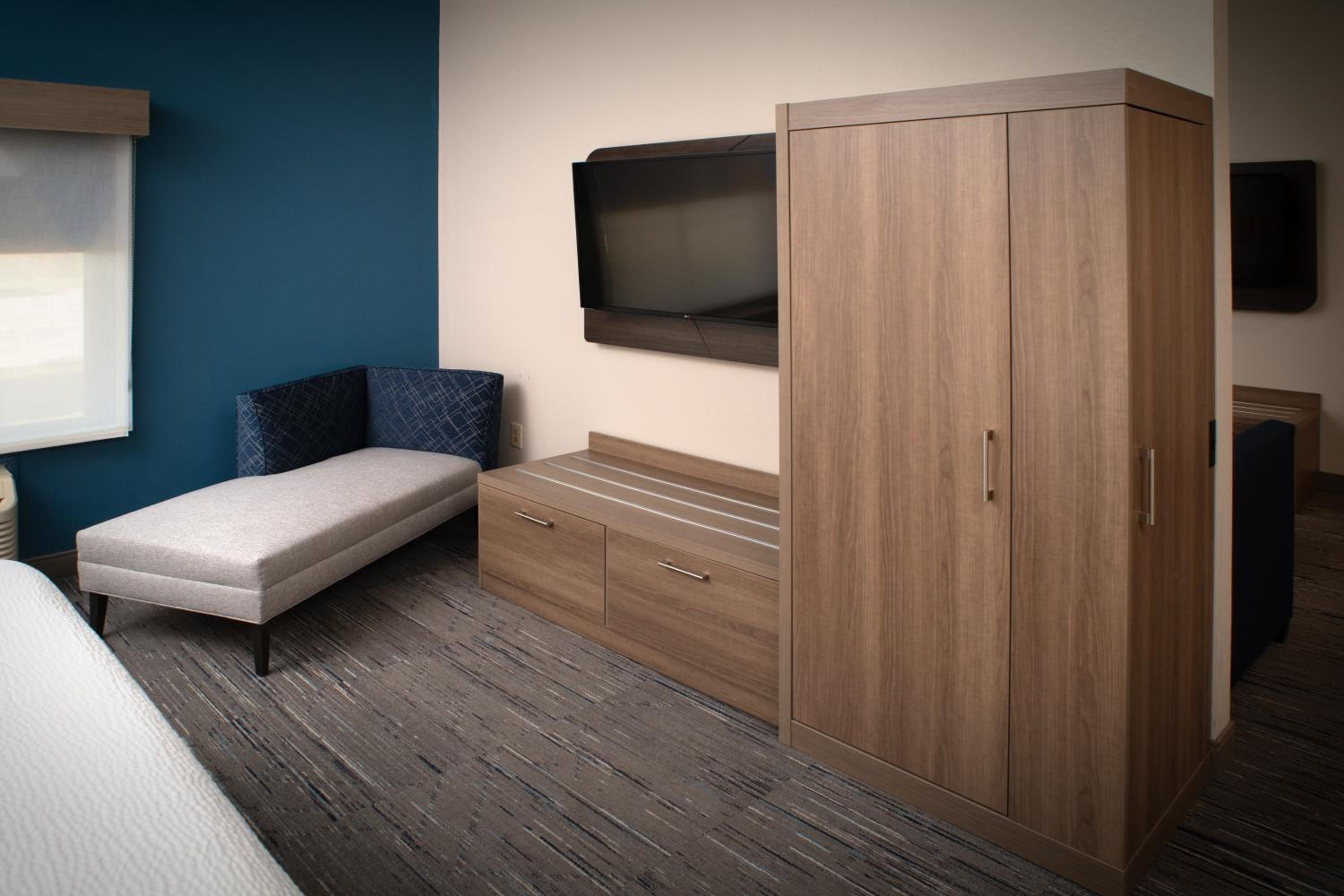 Executive King Suite - Photo 4