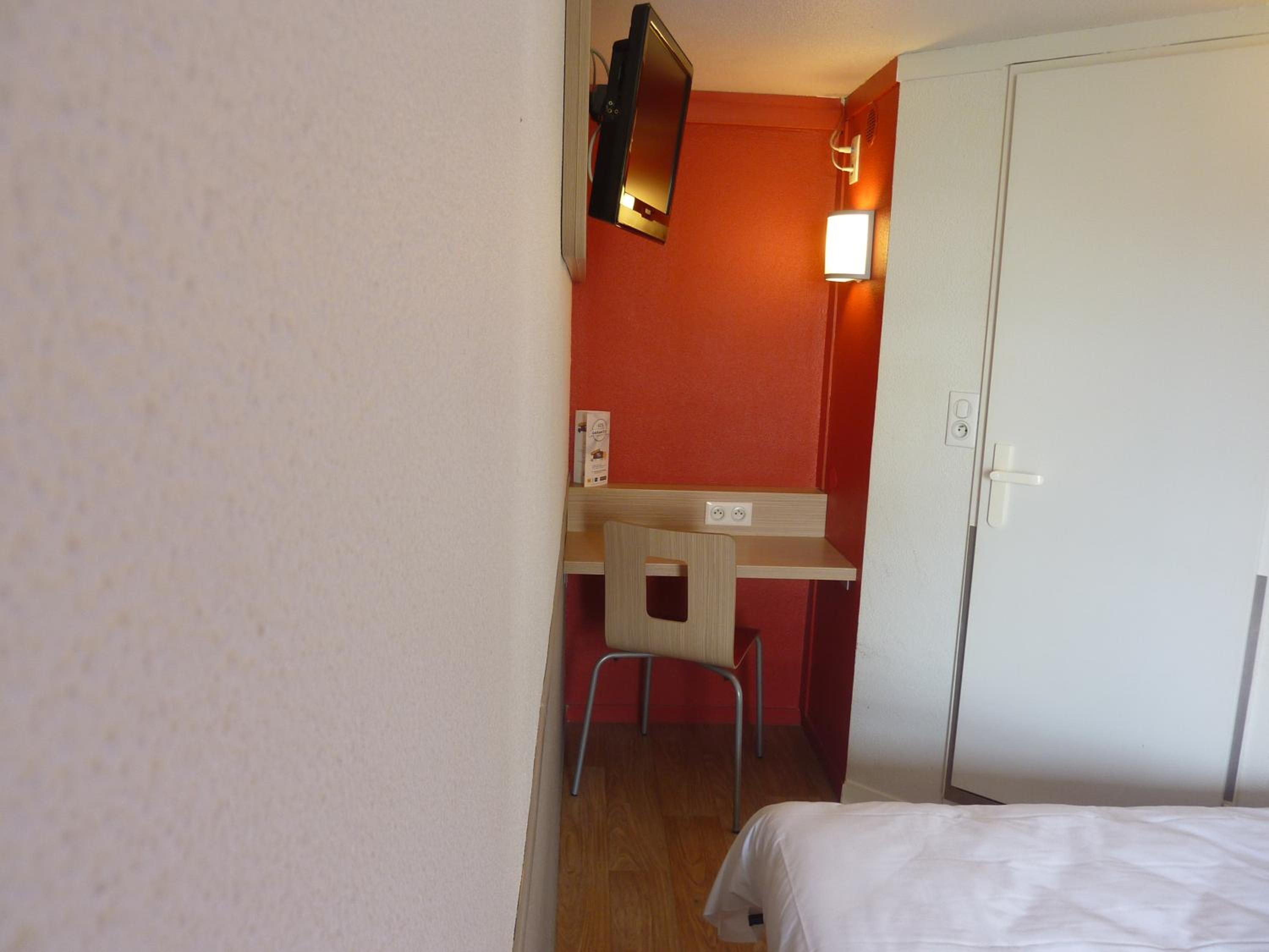 Double Room - Photo 6