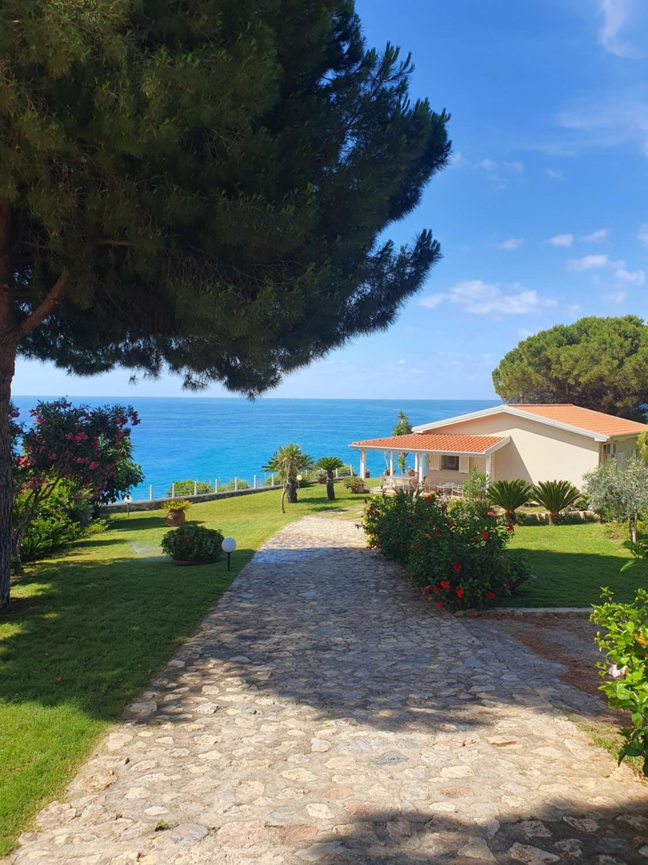 Villa - Beach Front photo 2