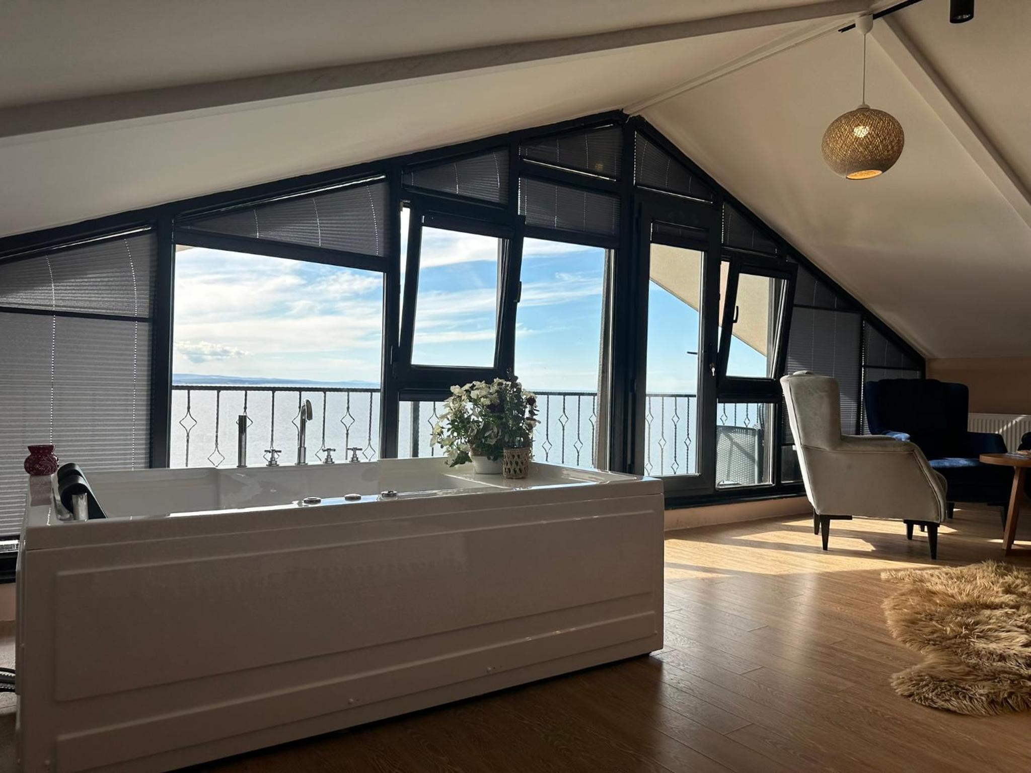 King Suite With Sea View photo 2
