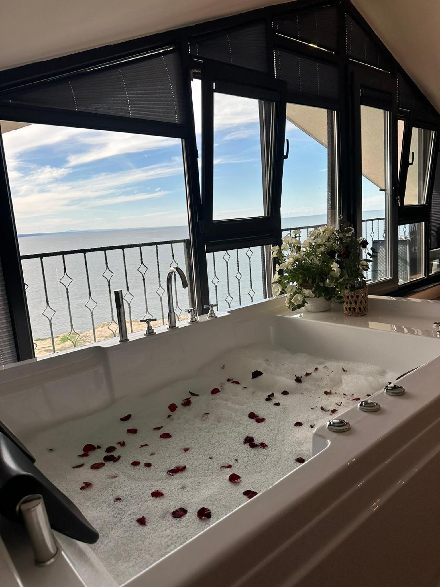King Suite With Sea View photo 3