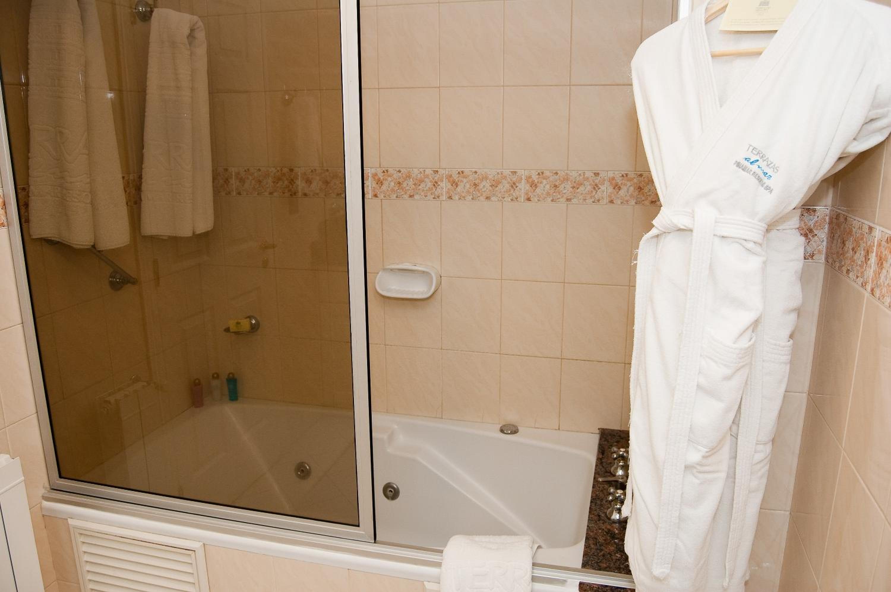 Deluxe Apartment with Sea View photo 2