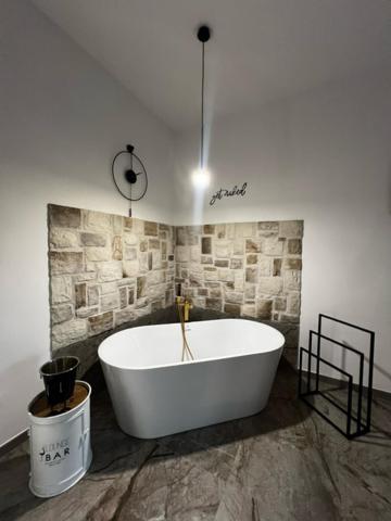 Deluxe Double Room with Bath photo 3