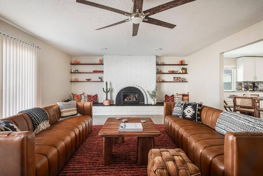 Five-Bedroom House photo 2