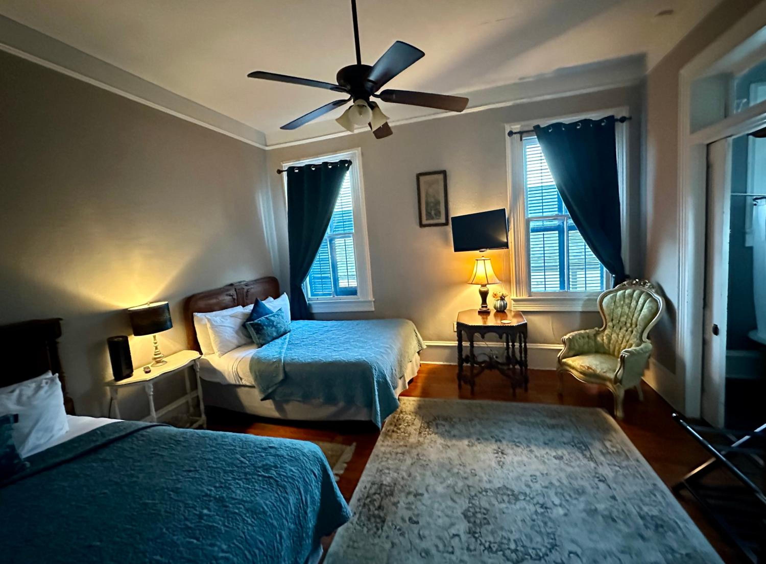 Deluxe Queen Room with Two Queen Beds