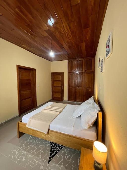 Three-Bedroom House photo 3