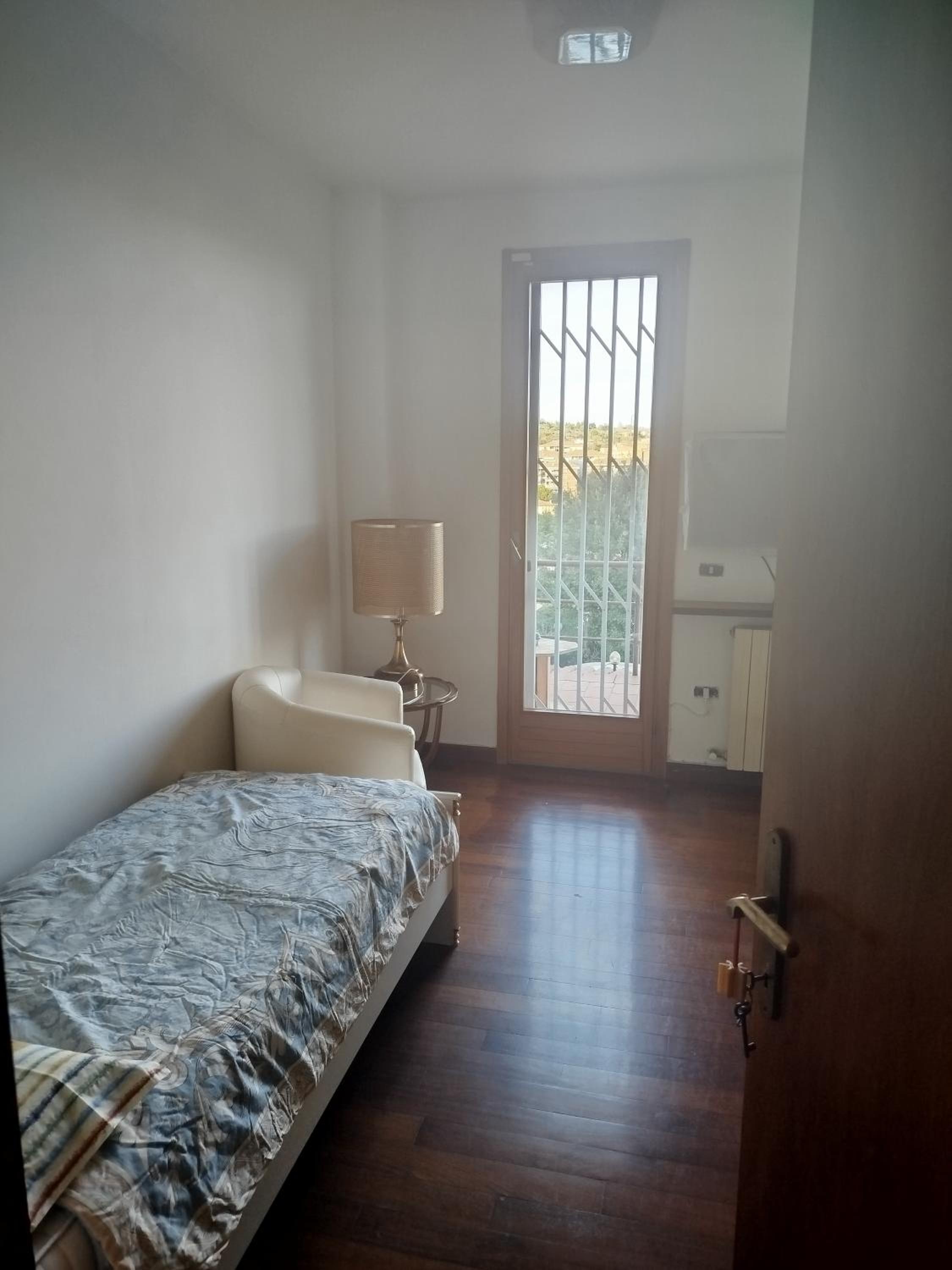 Standard Single Room with Shared Bathroom photo 1
