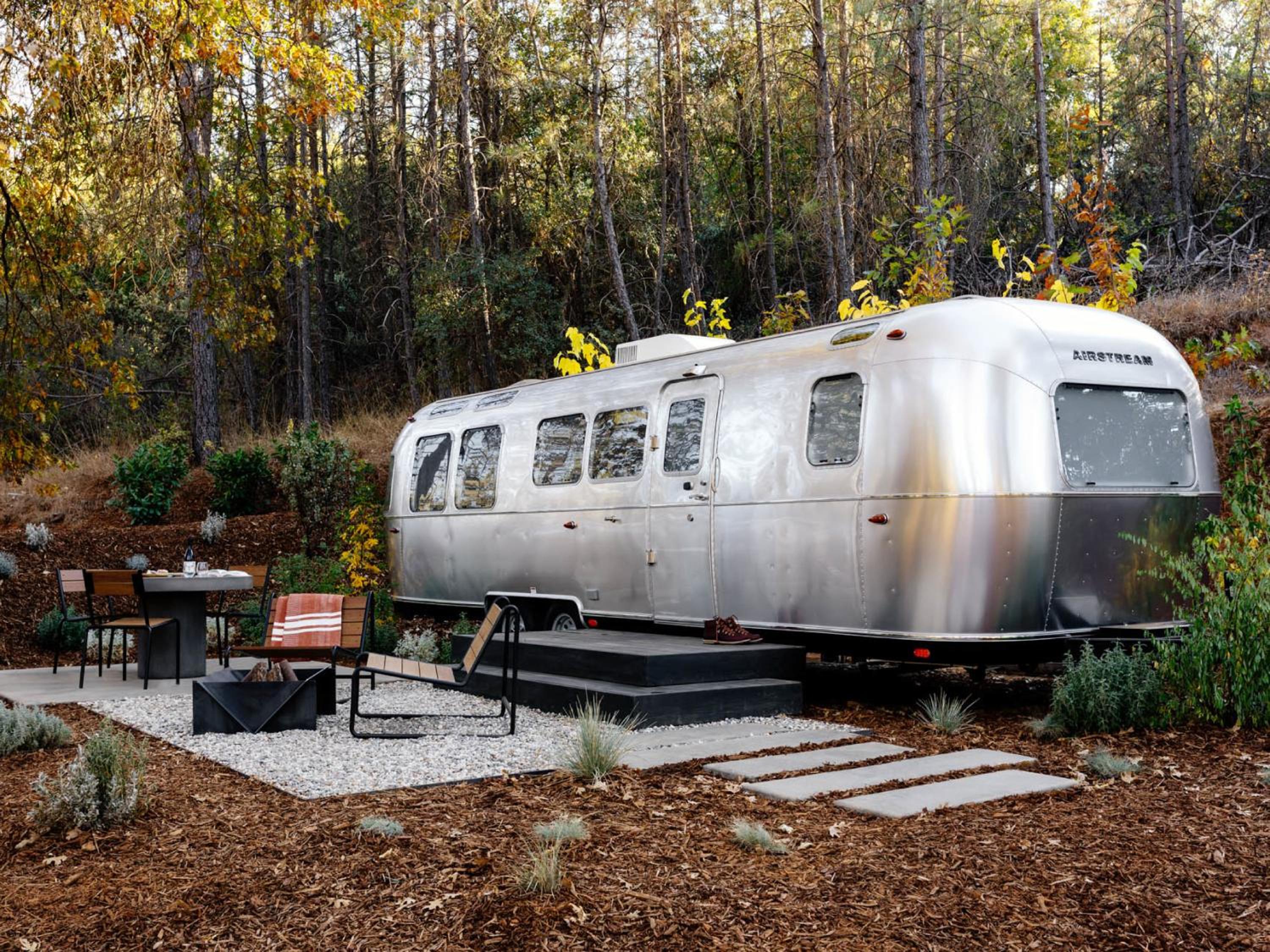Premium Airstream Suite - Photo 32
