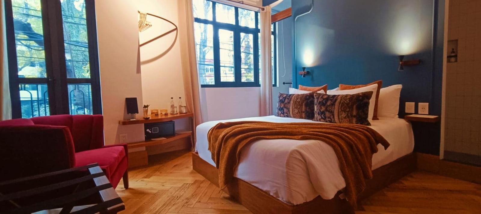 Double Room with Balcony - Photo 1