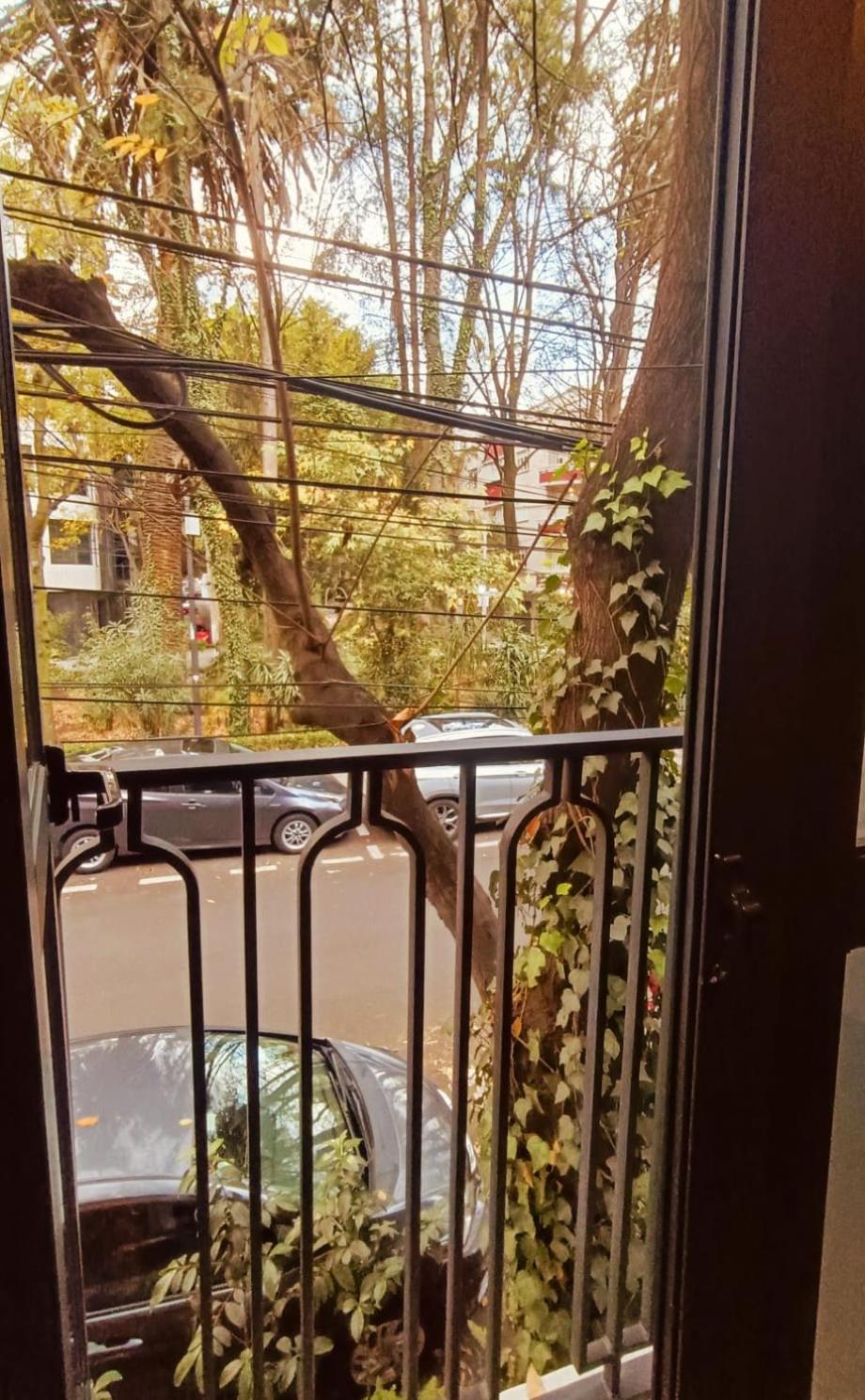 Double Room with Balcony - Photo 3