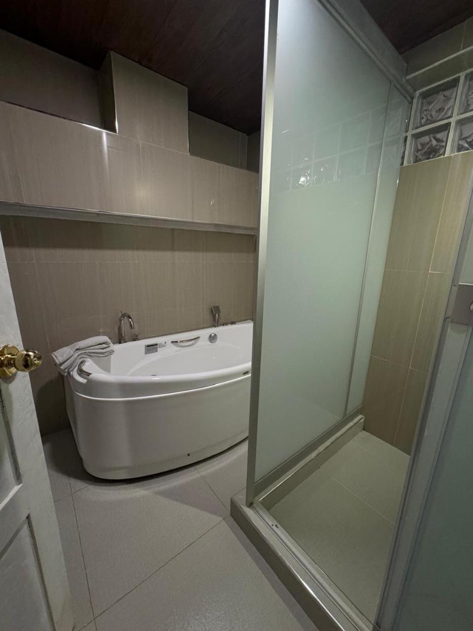 Quadruple Room With Private Bathroom photo 2