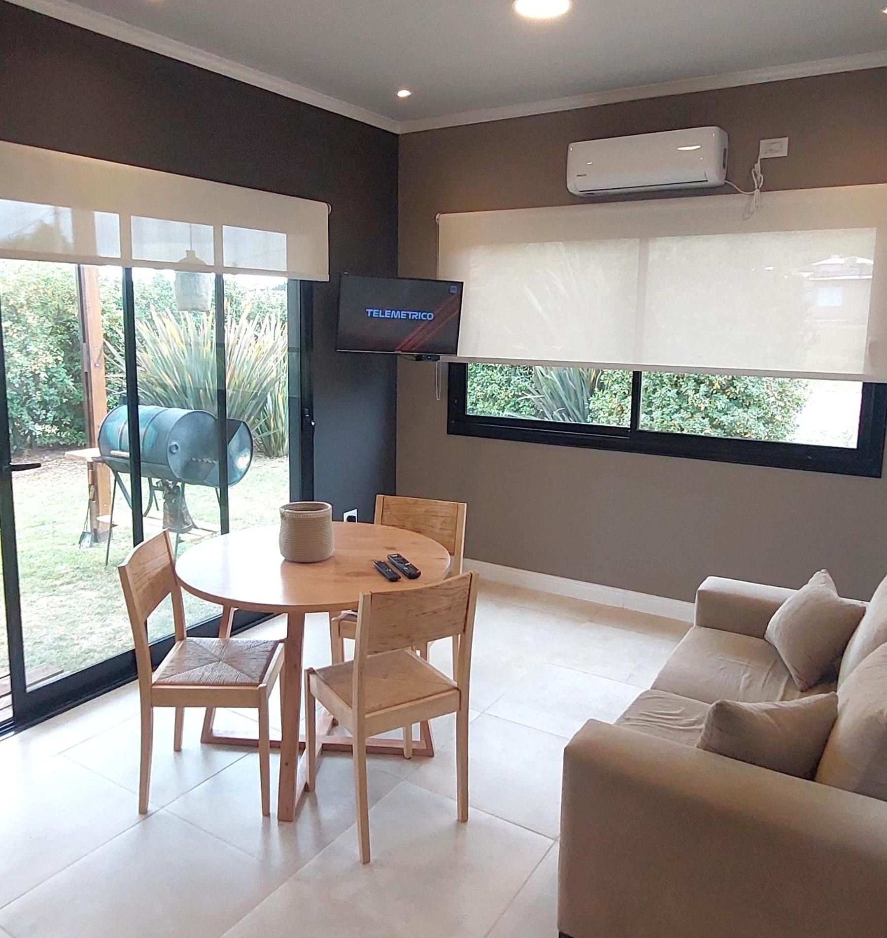 One-Bedroom House photo 2