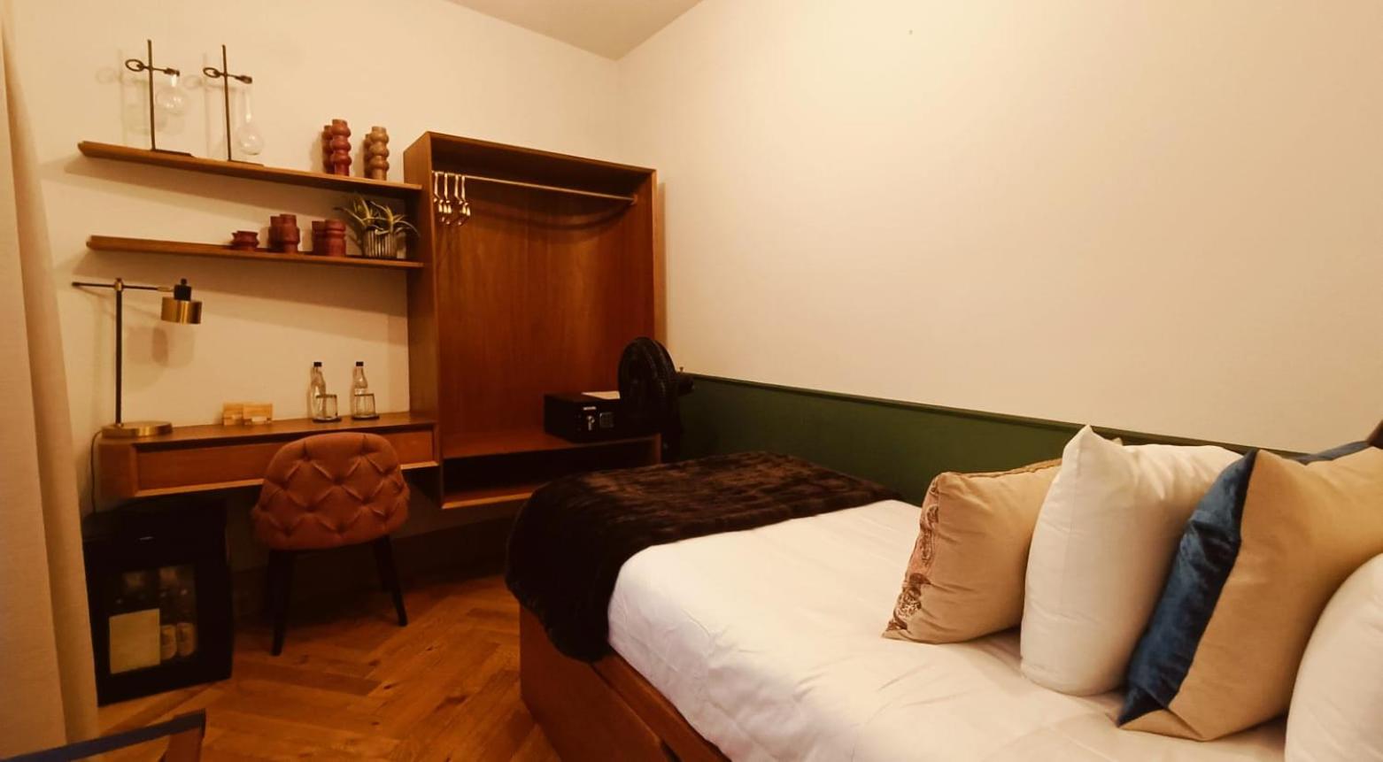 Two-Bedroom Suite - Photo 14