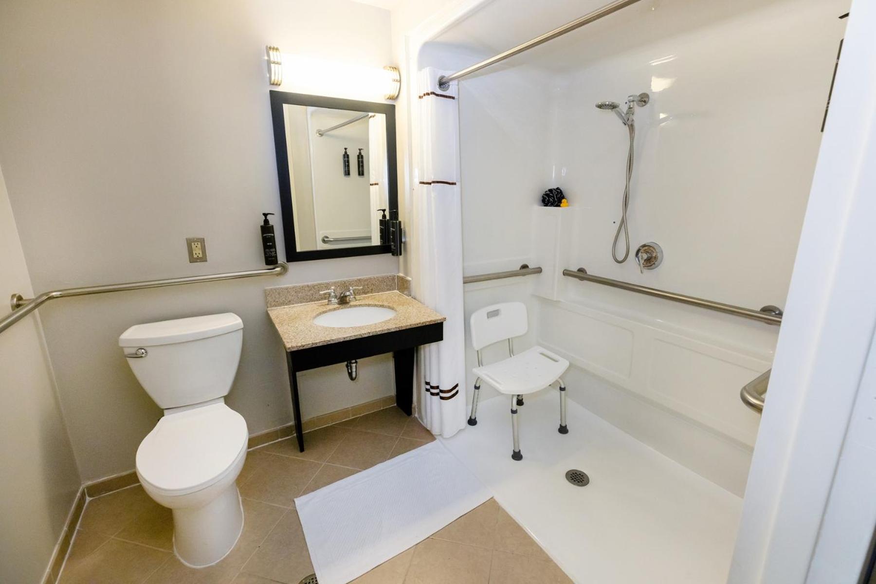 Quadruple Room - Photo 2