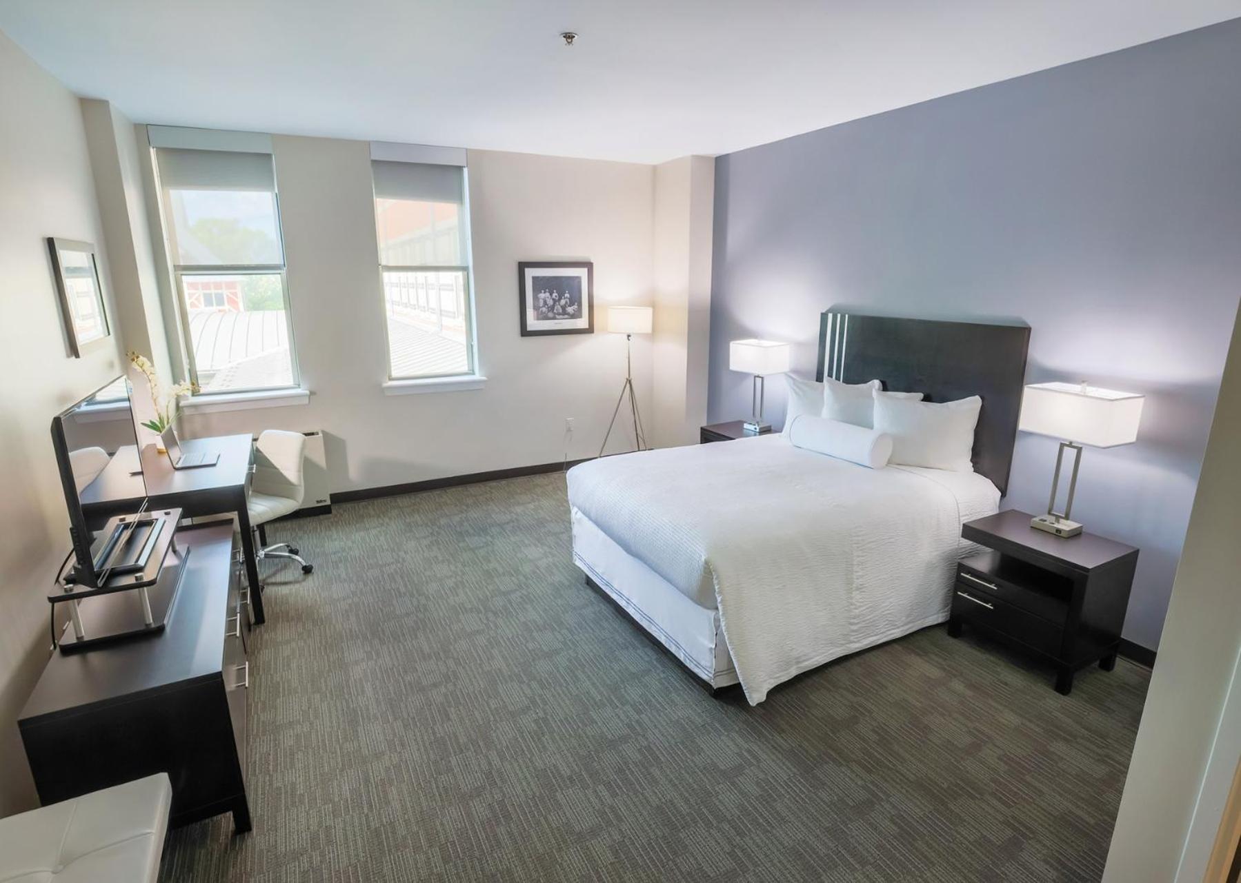 Standard Queen Suite