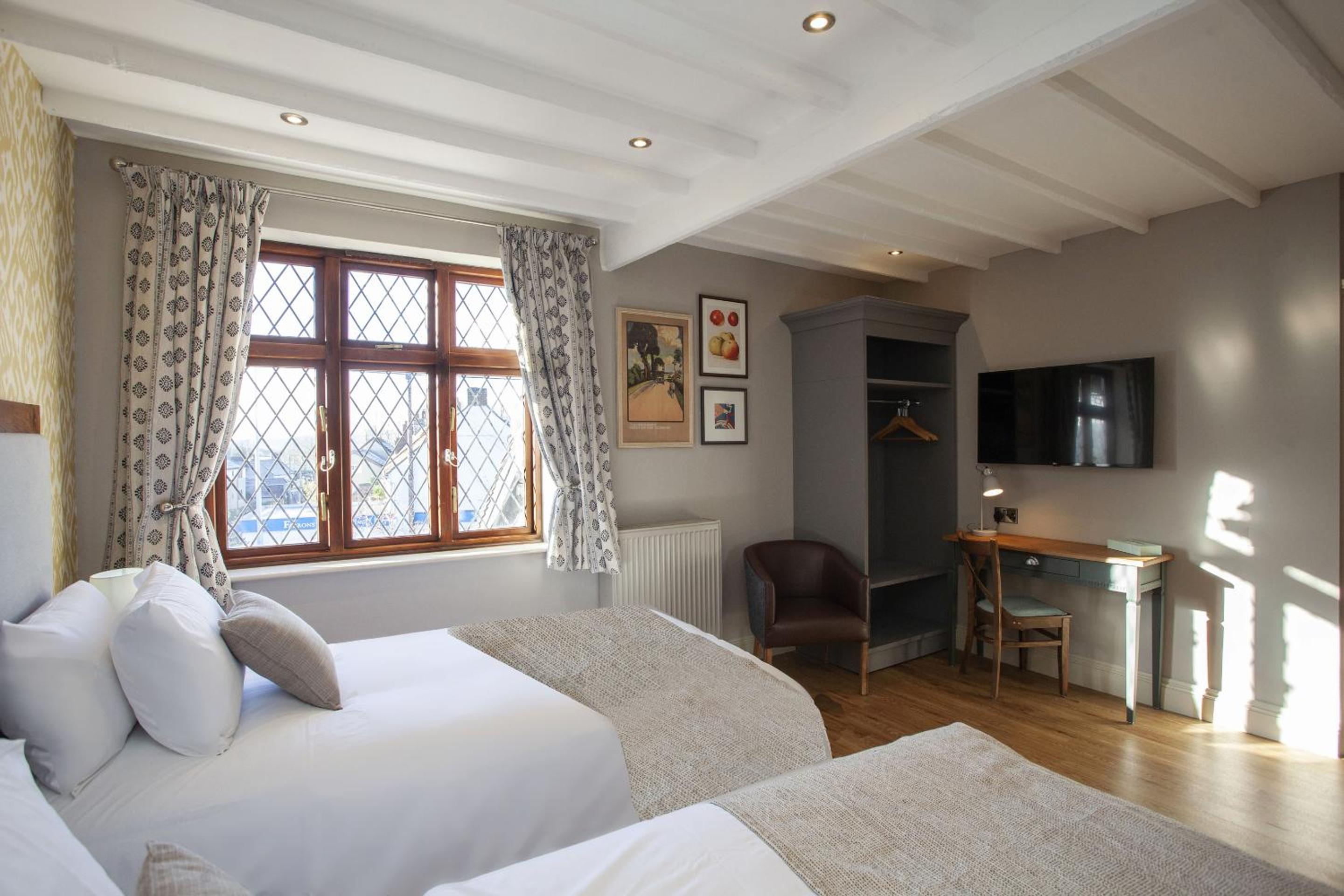 Standard Twin Room photo 2
