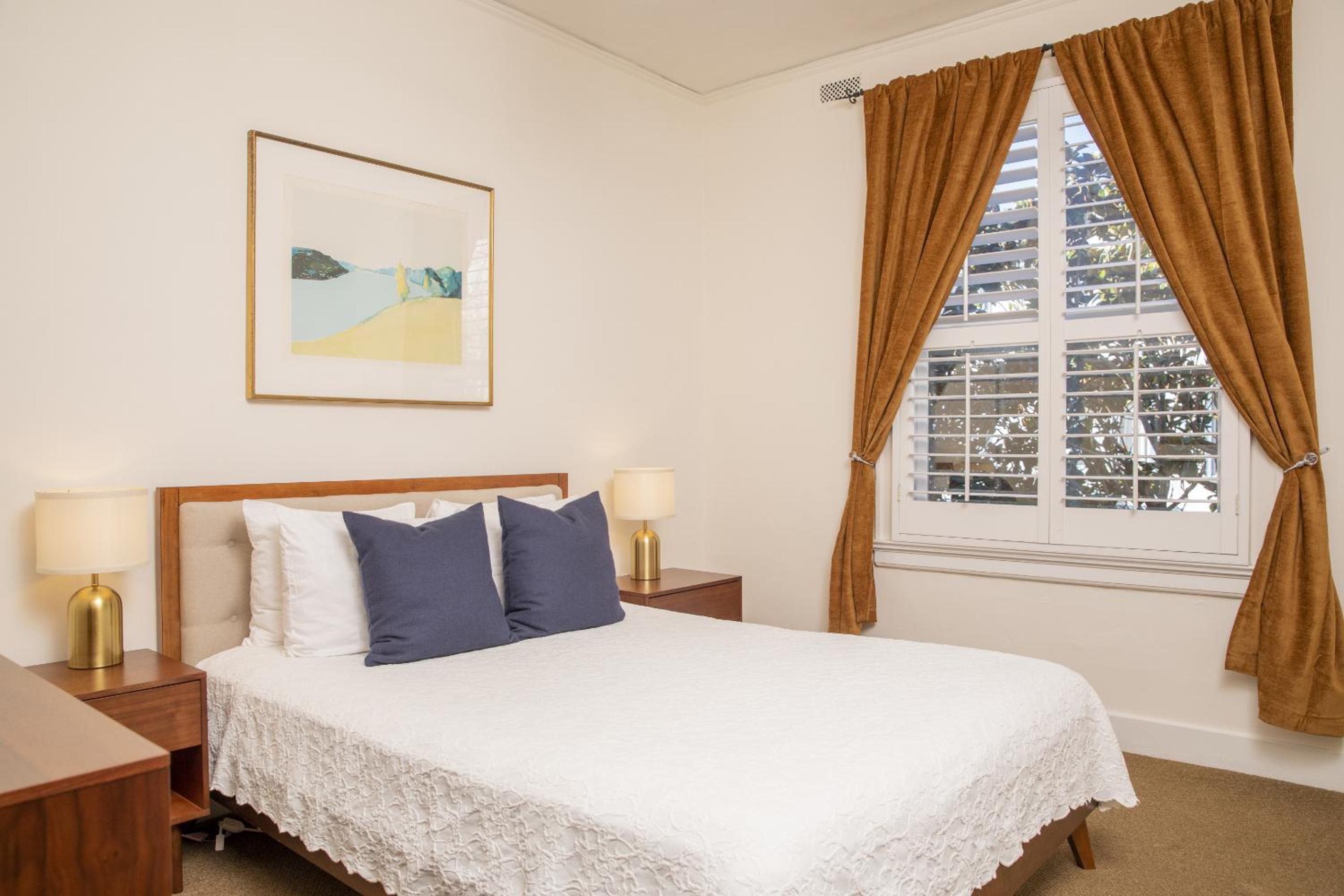 Standard Queen Room