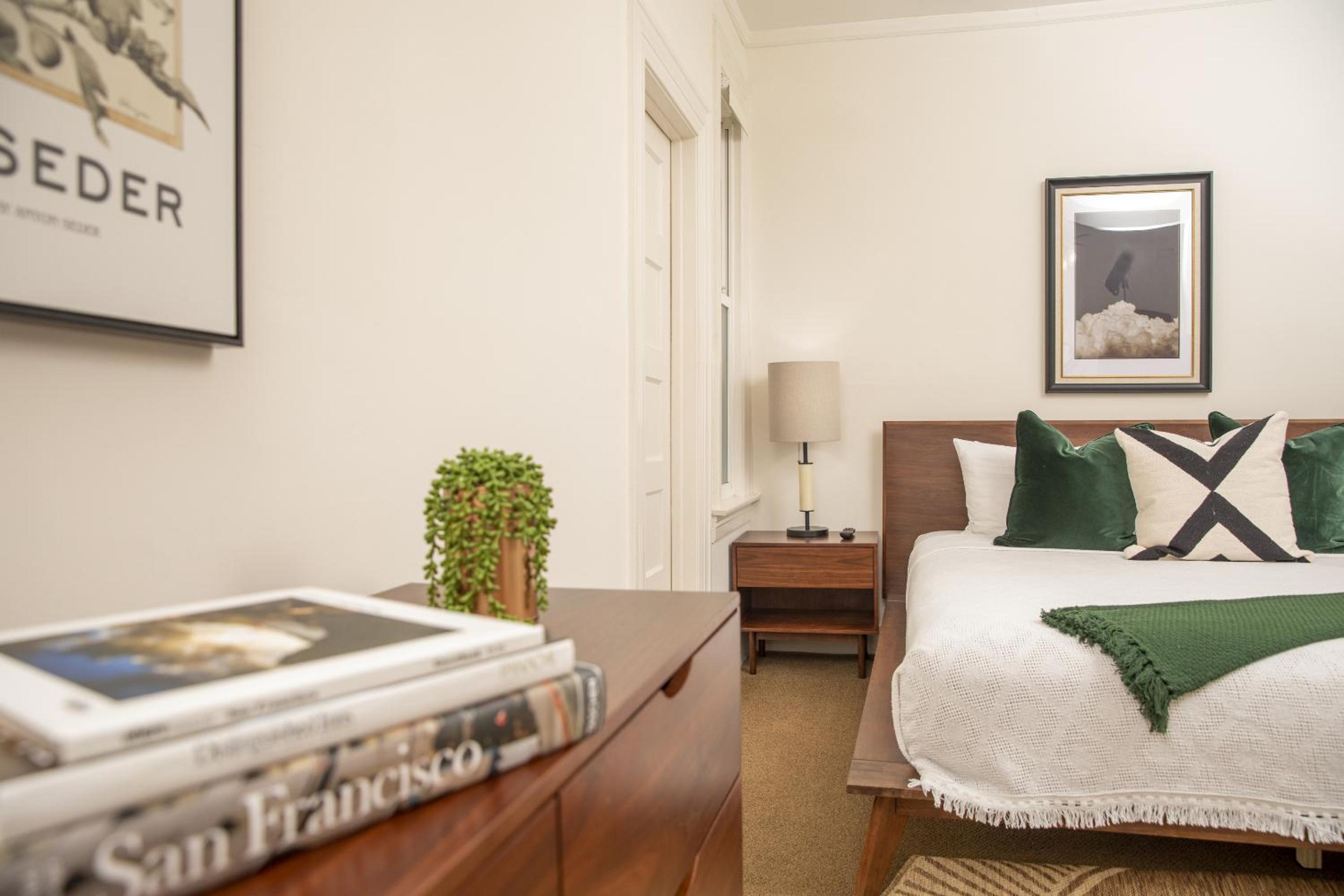 Superior King Room - Photo 1