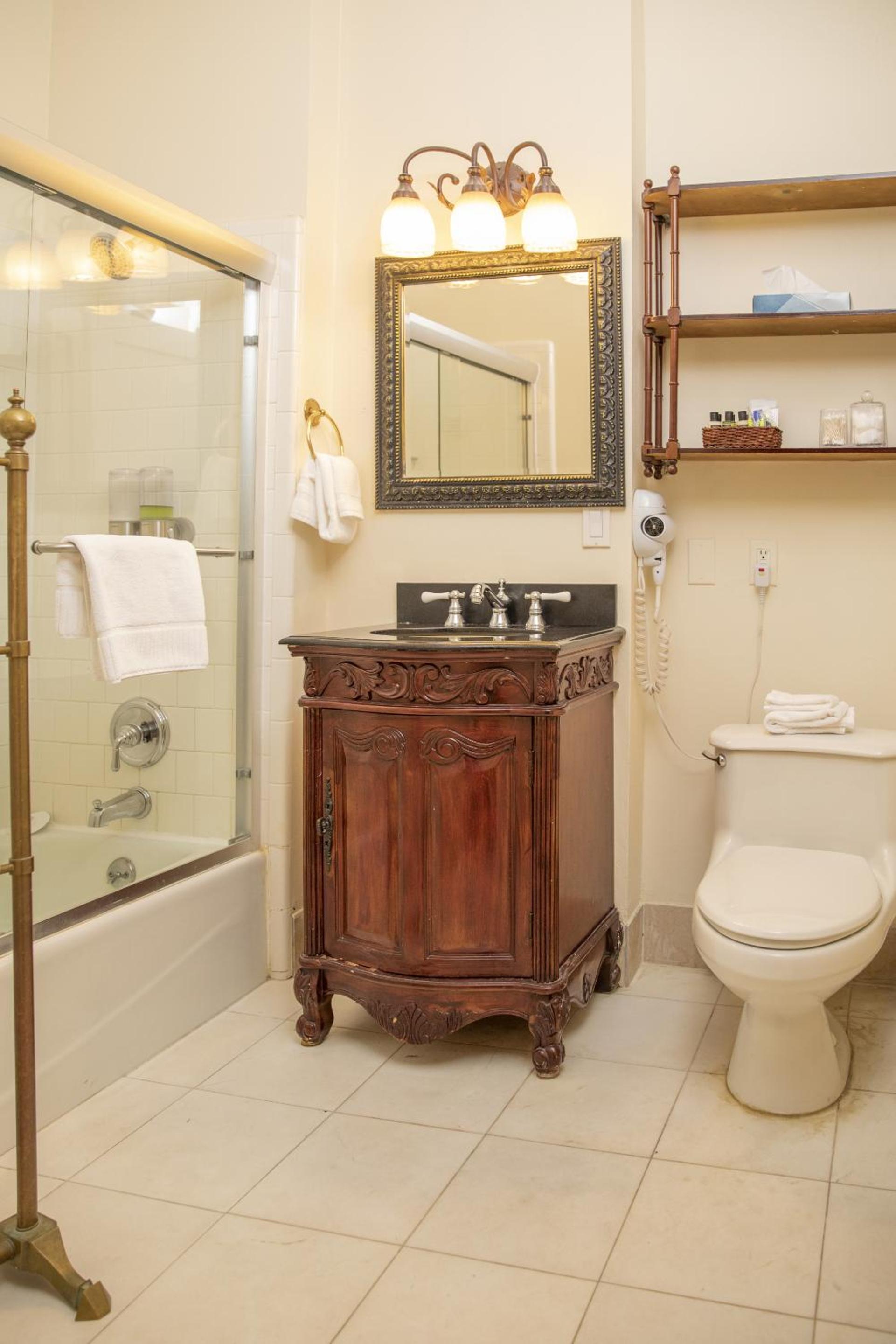 Superior King Room - Photo 4