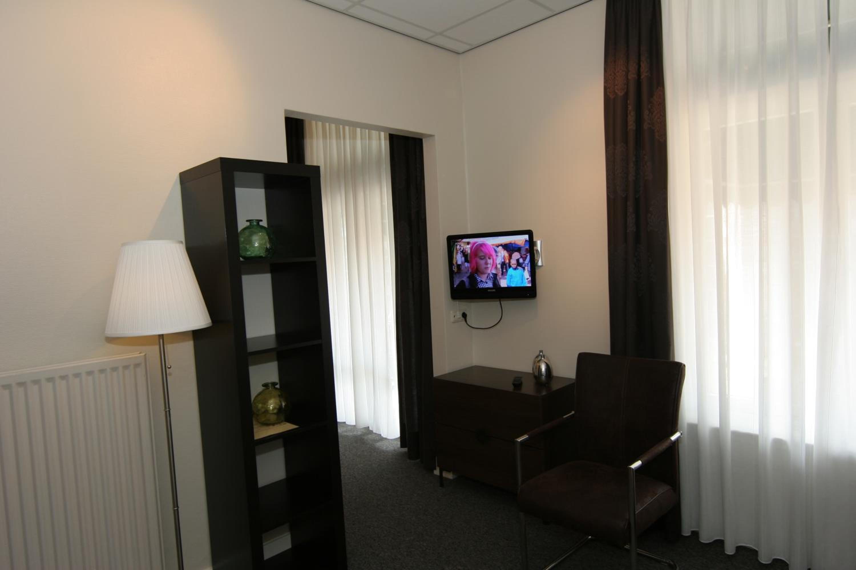 Twin Room with View - Photo 4