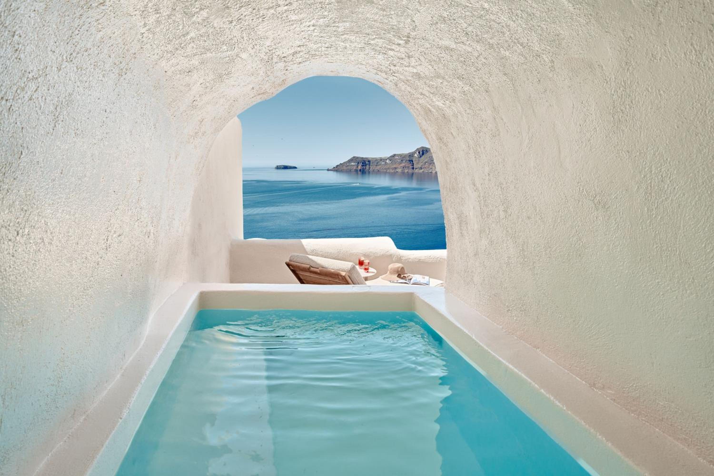 Wet Allure Suite, 1 Bedroom Suite, 1 King, Caldera view, Sea view thumbnail 6
