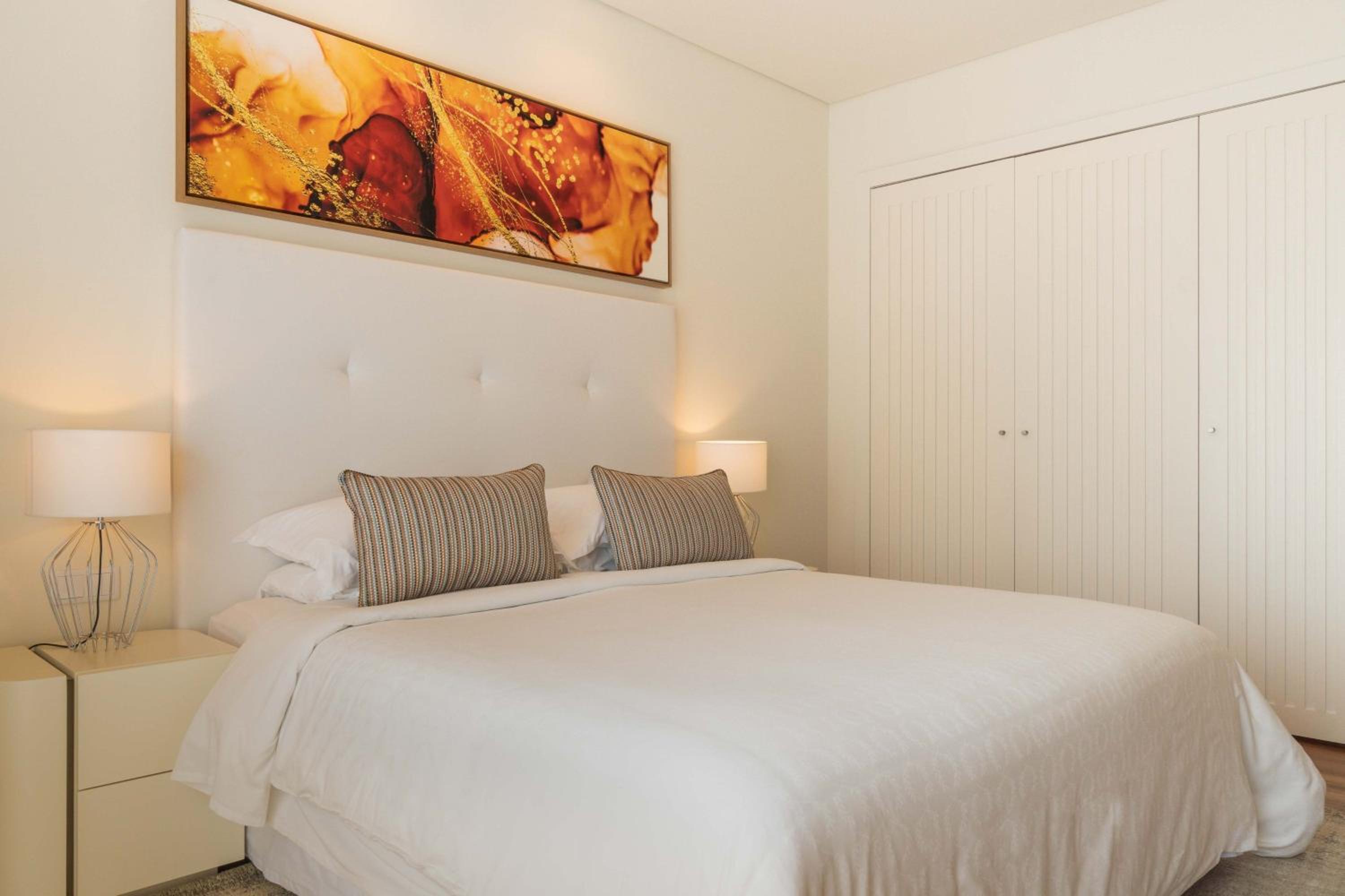 Premium Deluxe Room with Resort View - Photo 9