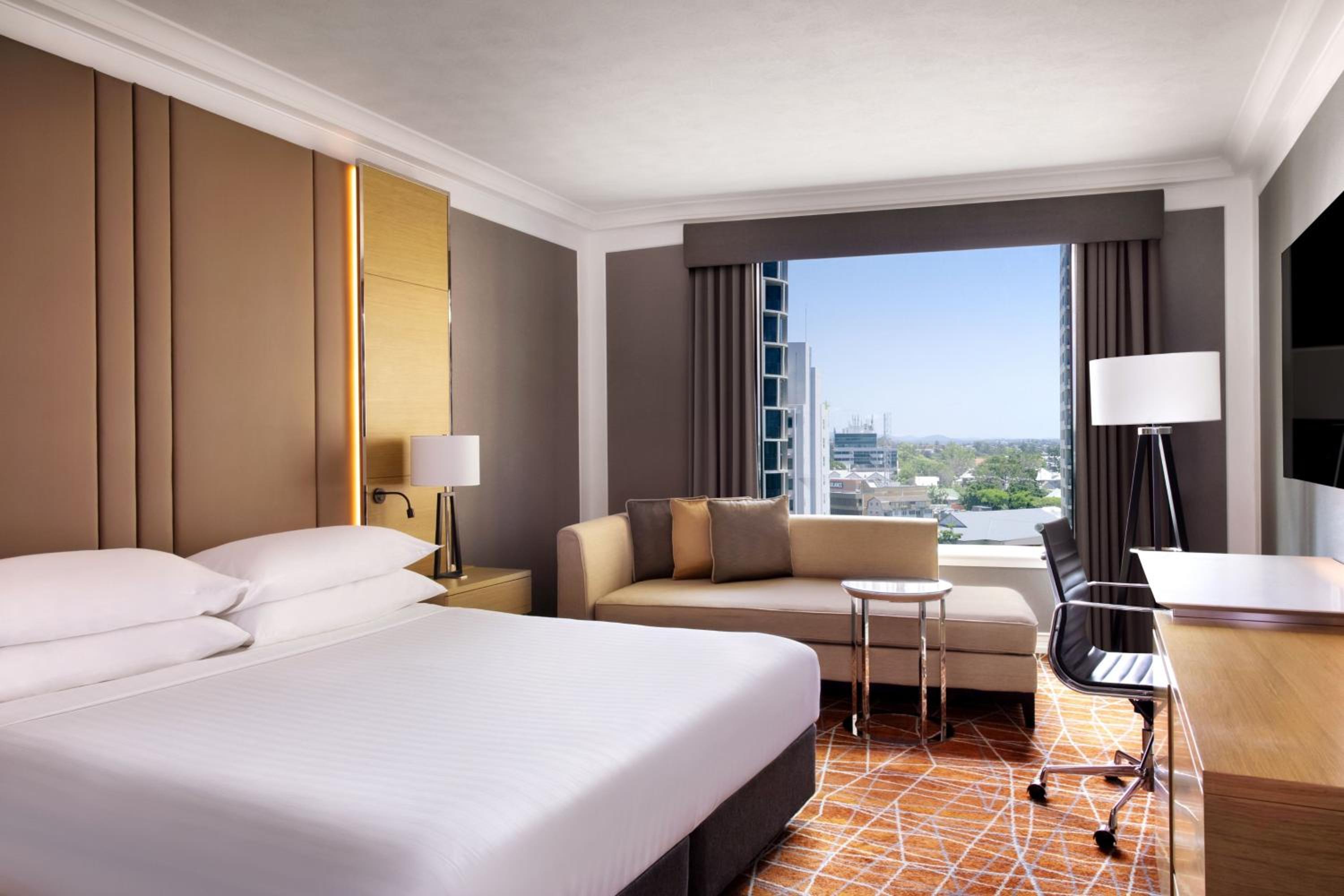 Guest Room, 1 King, City View - Photo 3