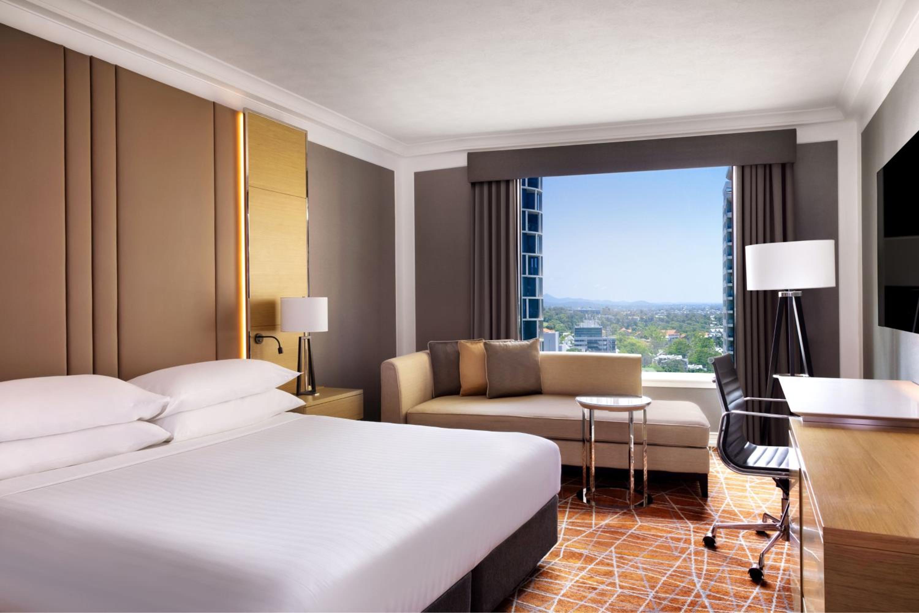 Guest Room, 1 King, City View - Photo 5