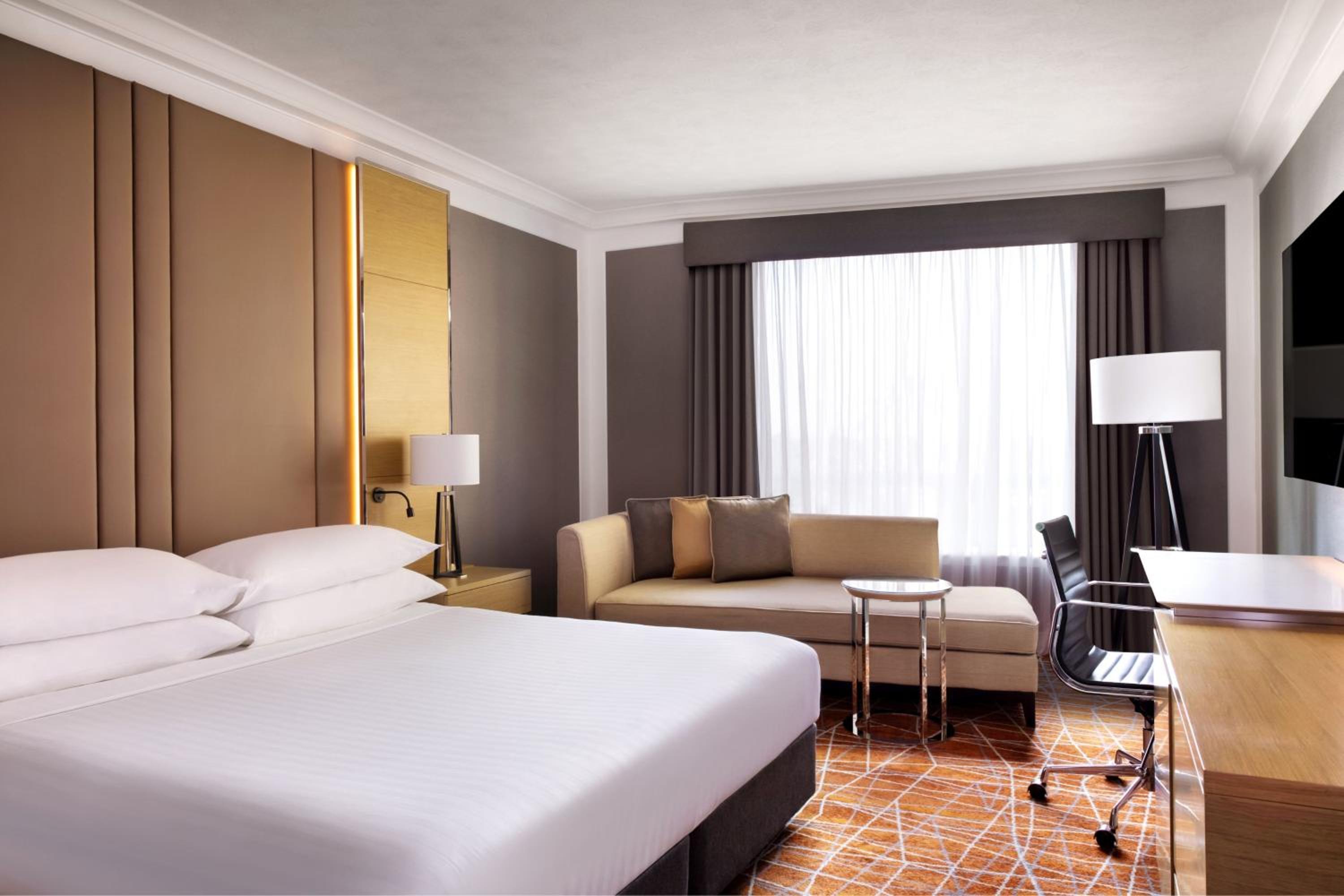 Guest Room, 1 King, City View - Photo 4