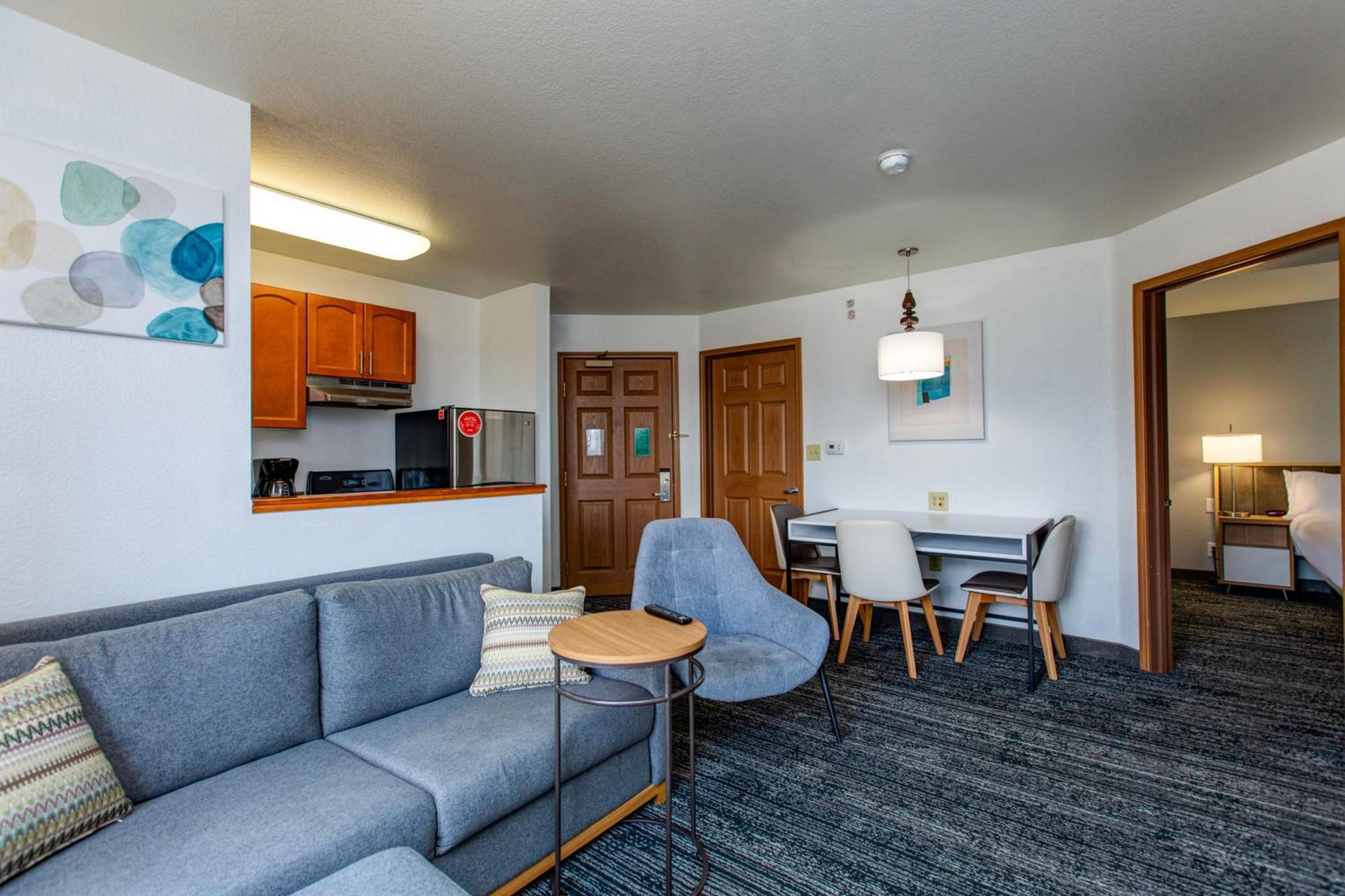 Two-Bedroom Queen Suite - Photo 1