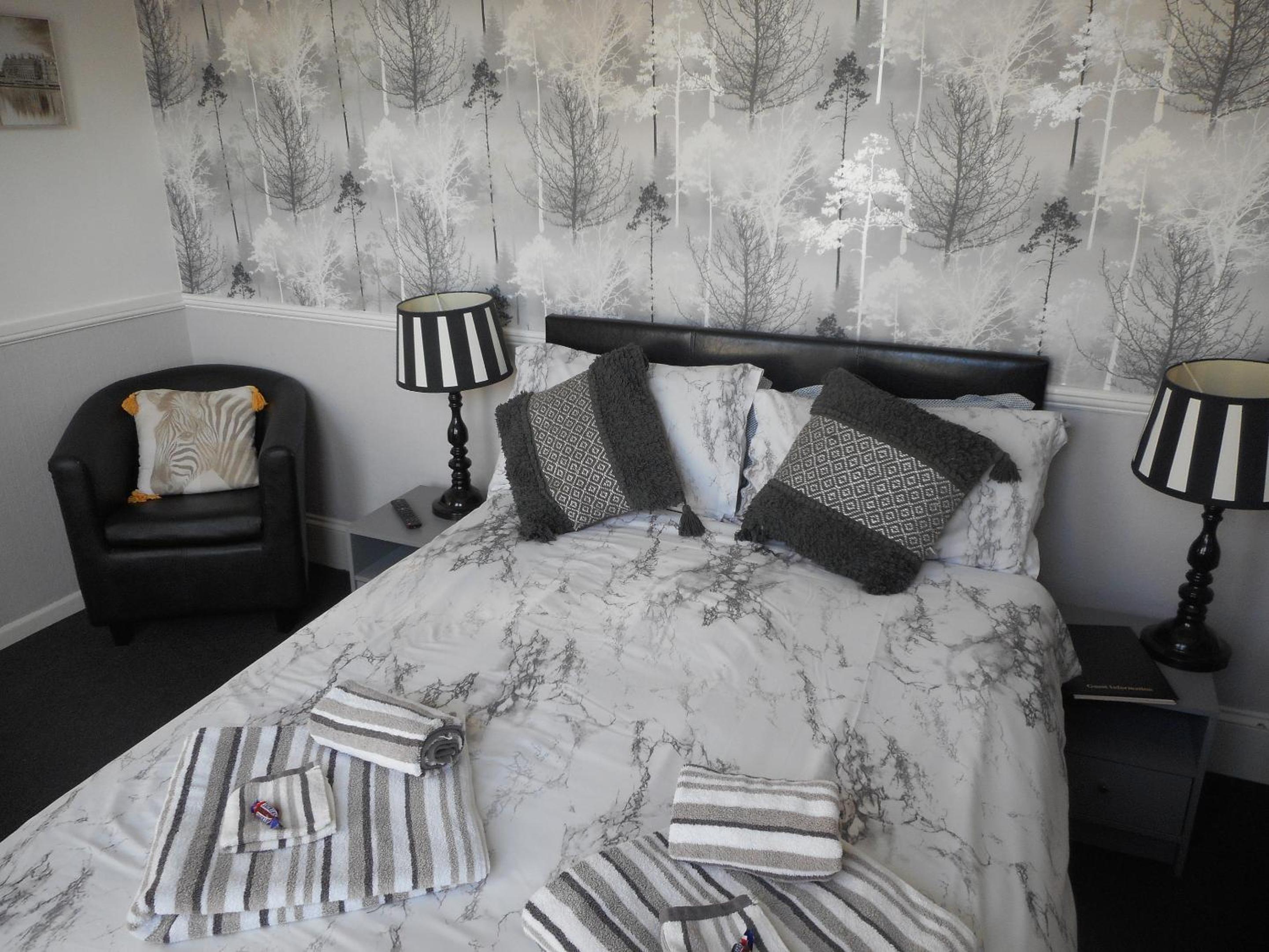 Standard Double Room with Shared Bathroom