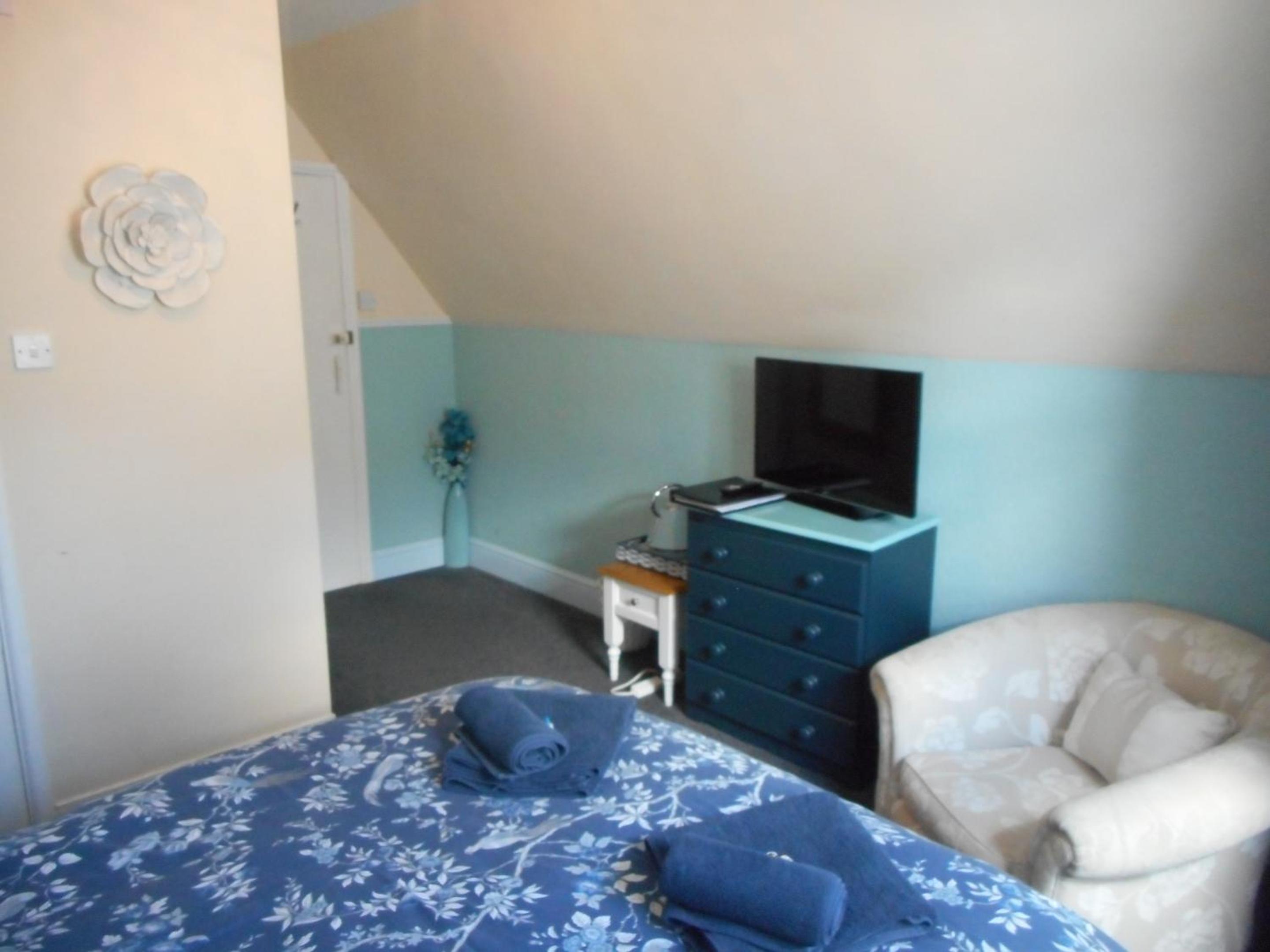 Standard Double Room - Photo 2