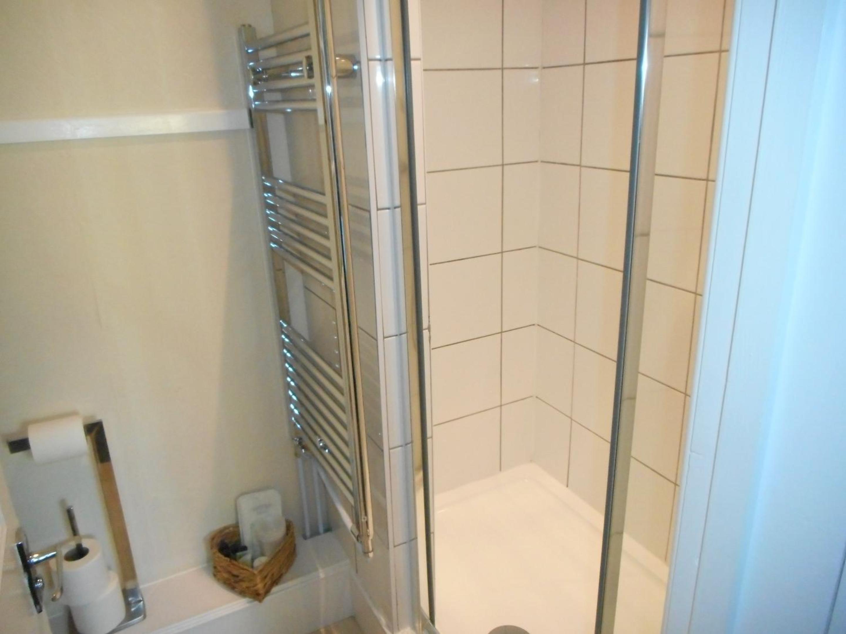 Standard Double Room - Photo 3