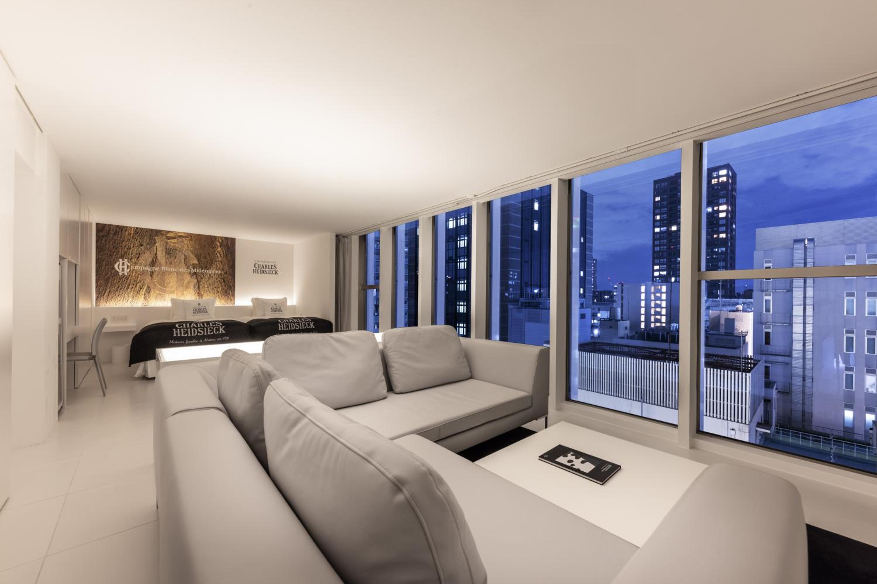 Deluxe Twin Room - High Floor