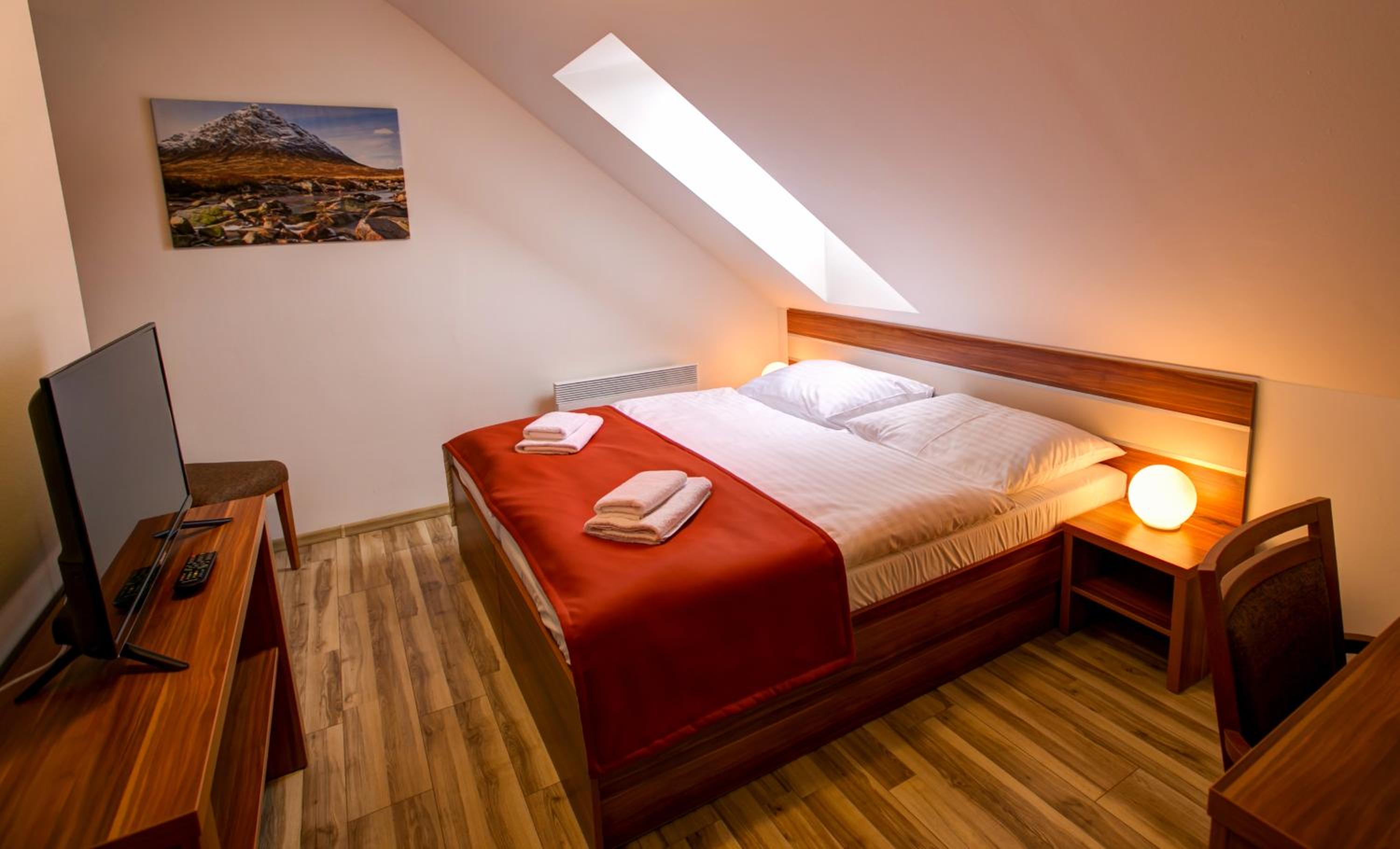 Maisonette Apartment with Balcony and Extra Bed