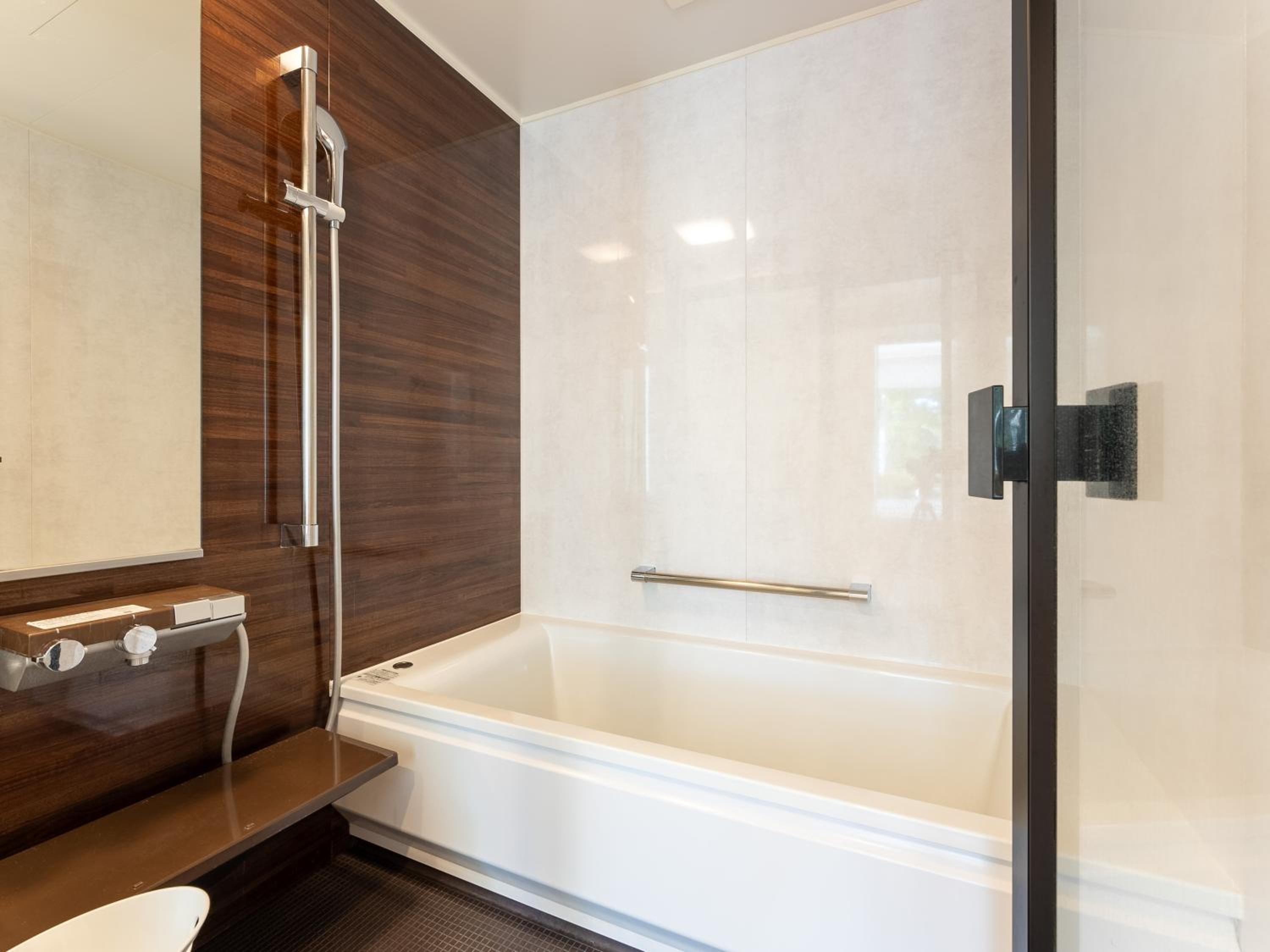 (Main Building) Deluxe Suite with Jacuzzi / Max 3 Adult photo 3