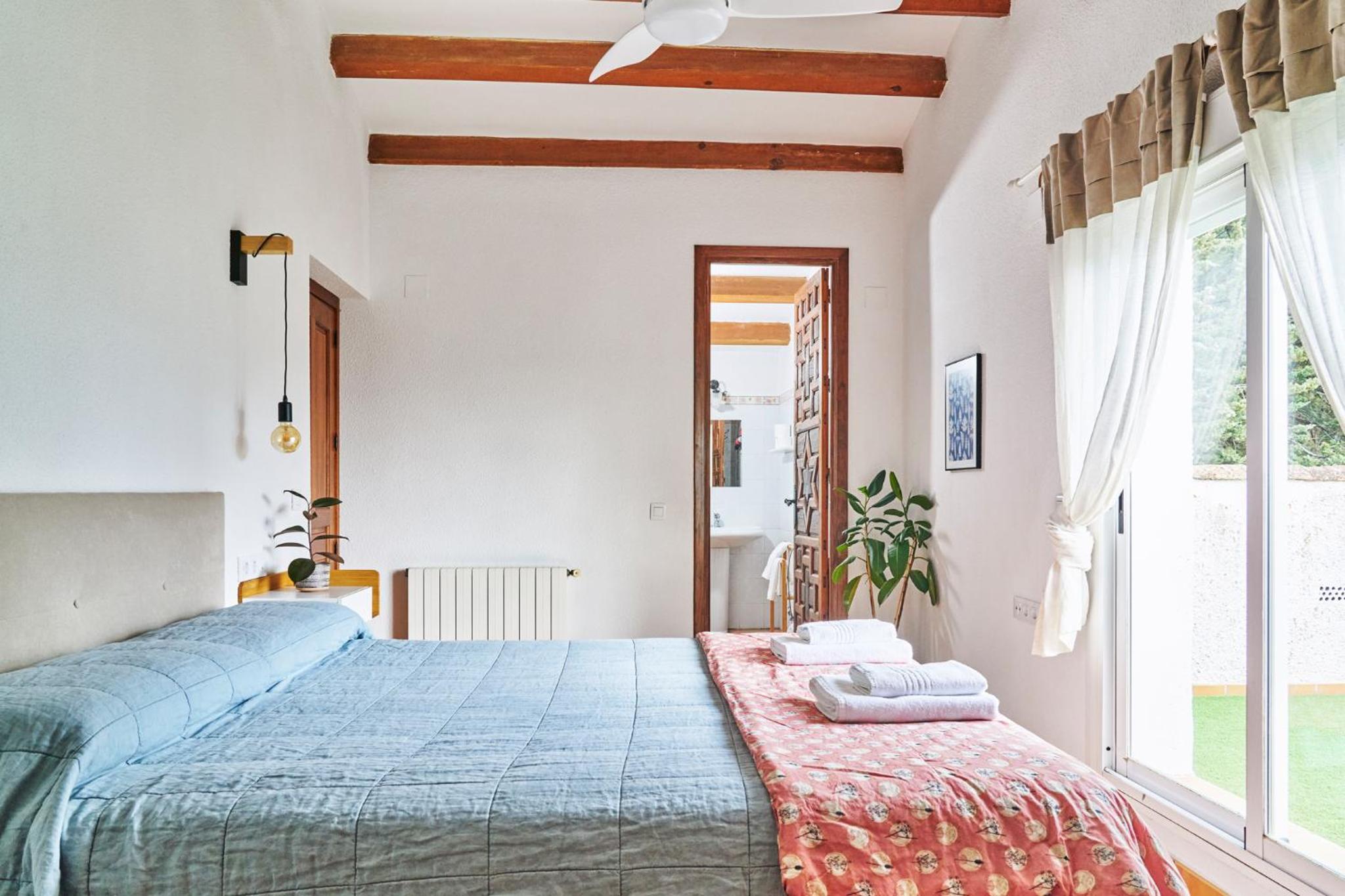 Three-Bedroom Vacation Home  - Photo 38