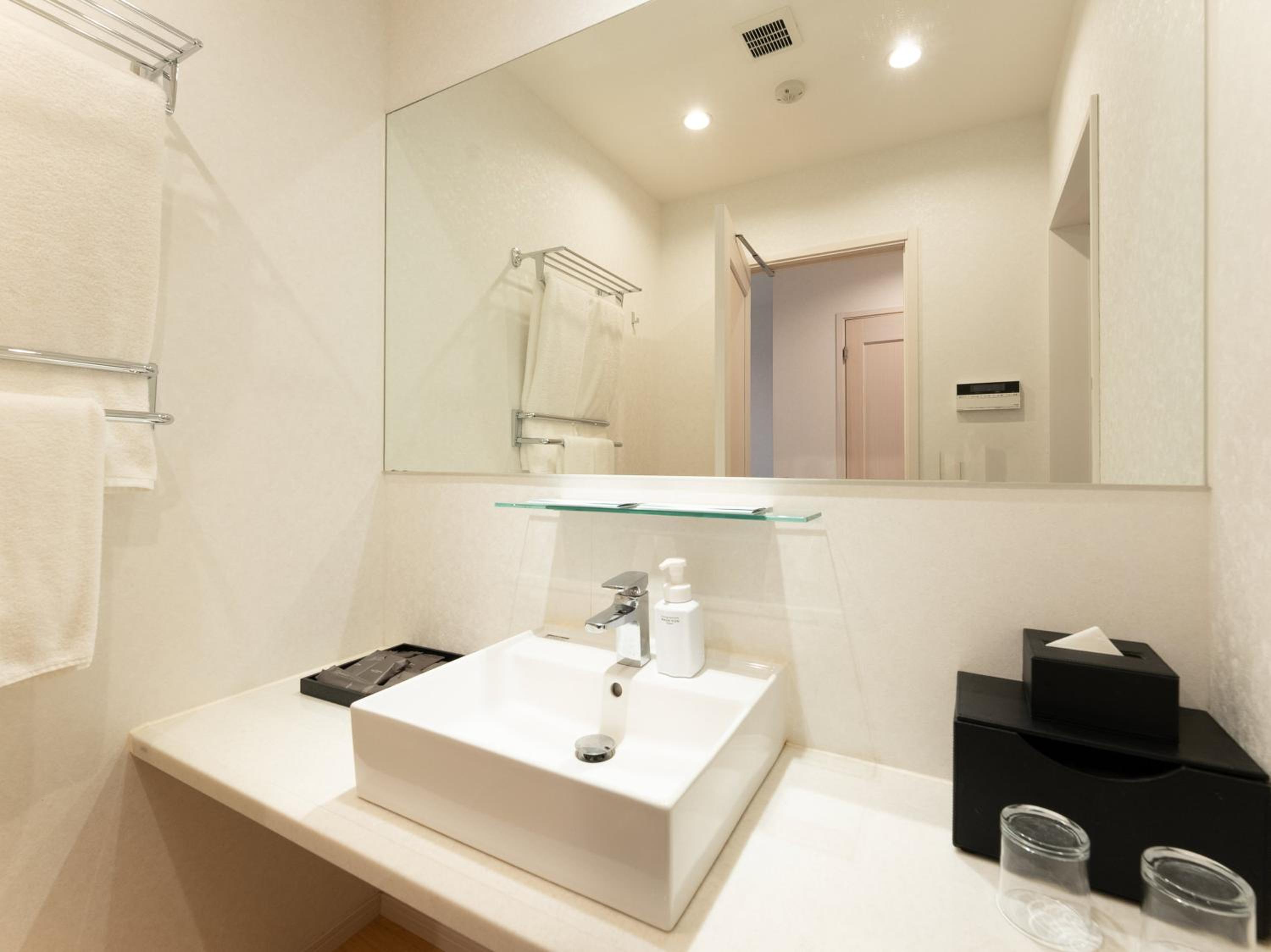 (Villa Second Building) Standard Room / Max 2 Adult  photo 3