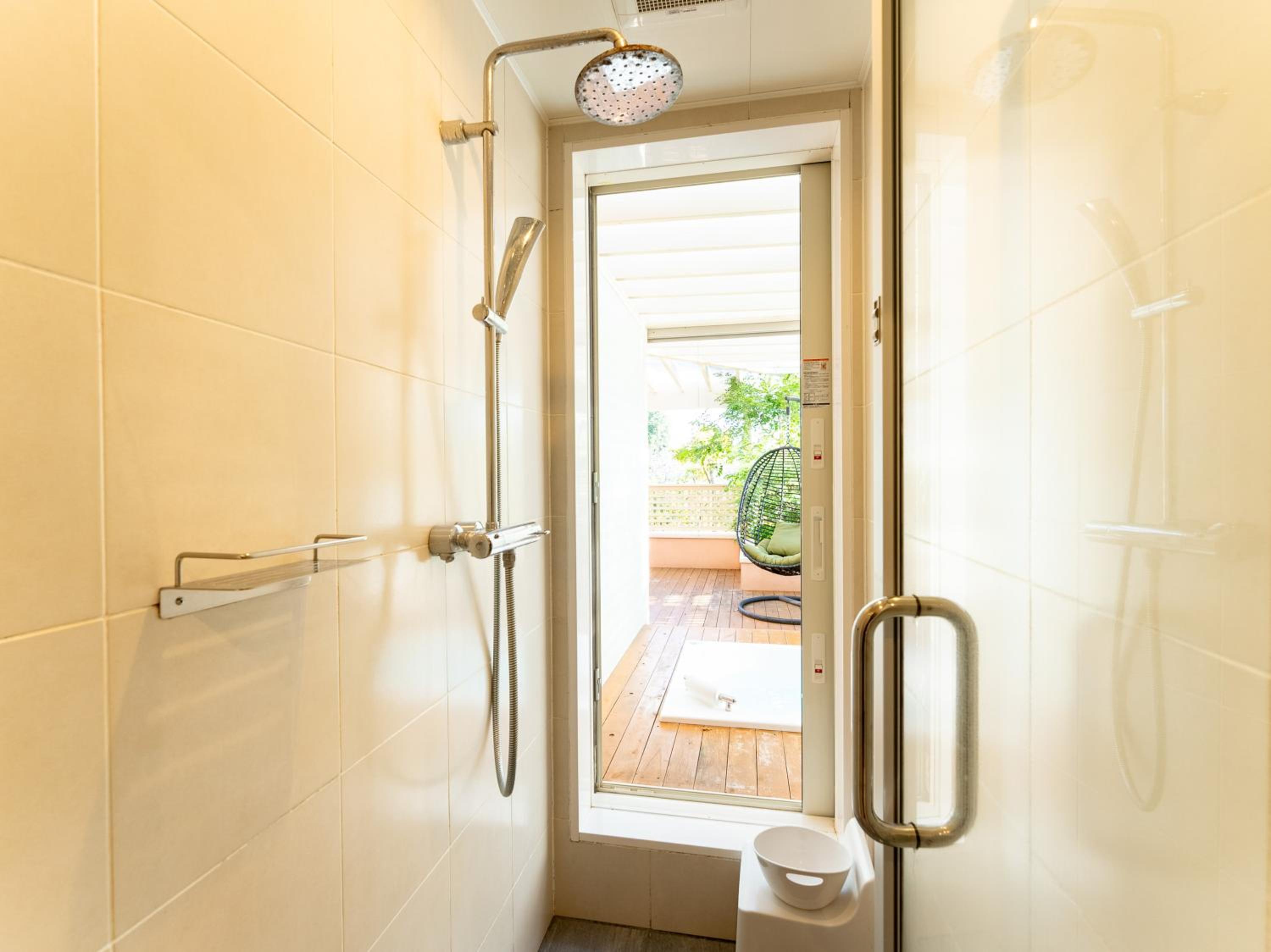 (Villa First Building) Corner Suite with Jacuzzi / Max 3 Adult  photo 2