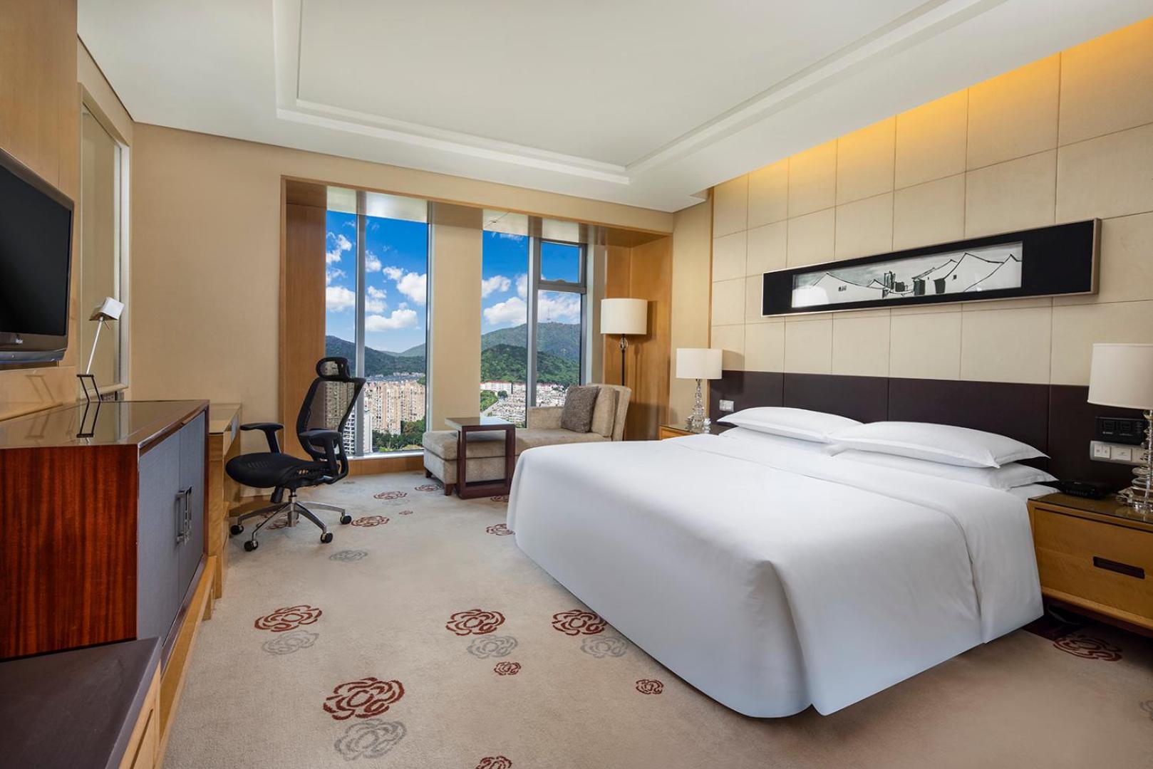 Deluxe King Room