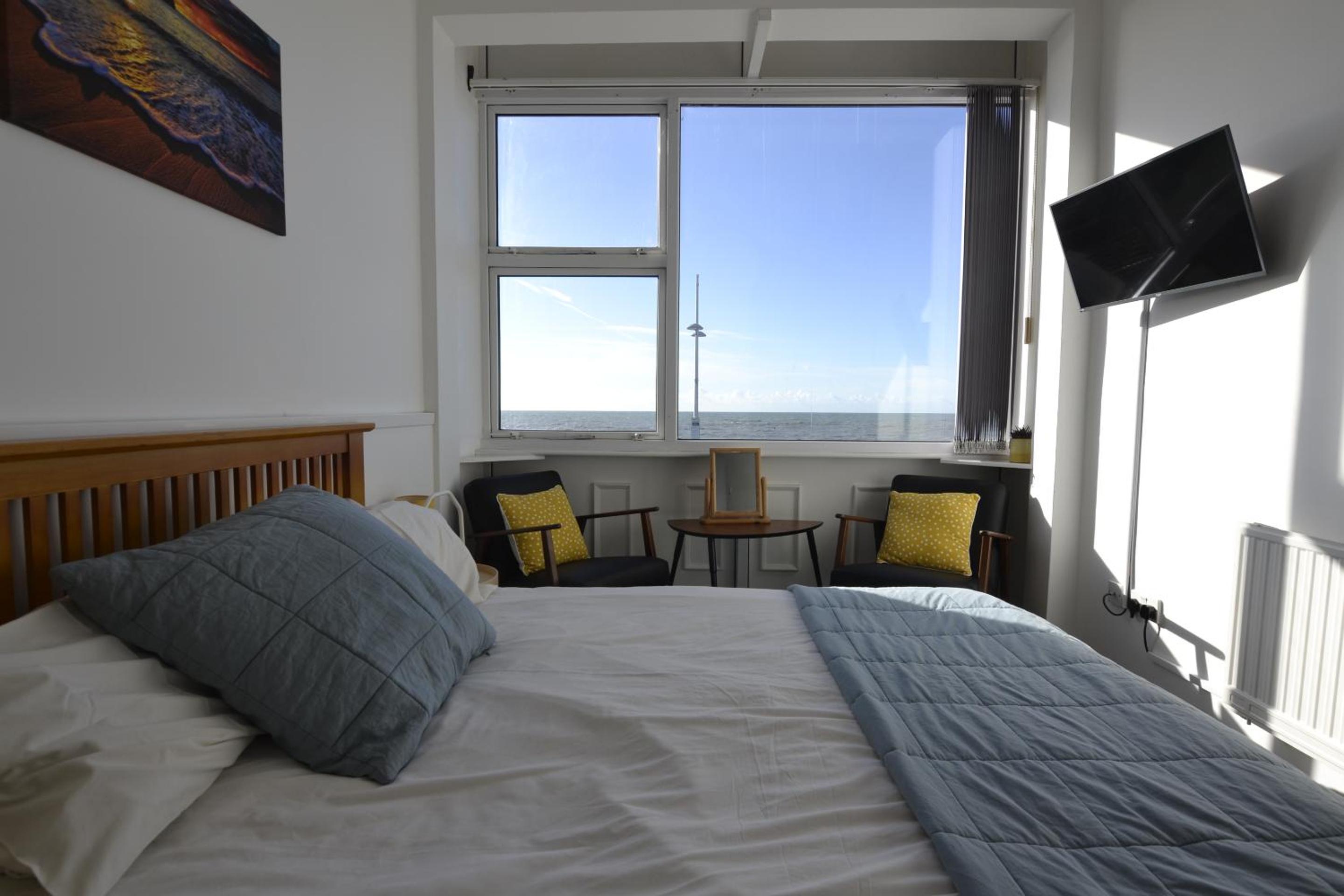 One-Bedroom Apartment with Sea View photo 1