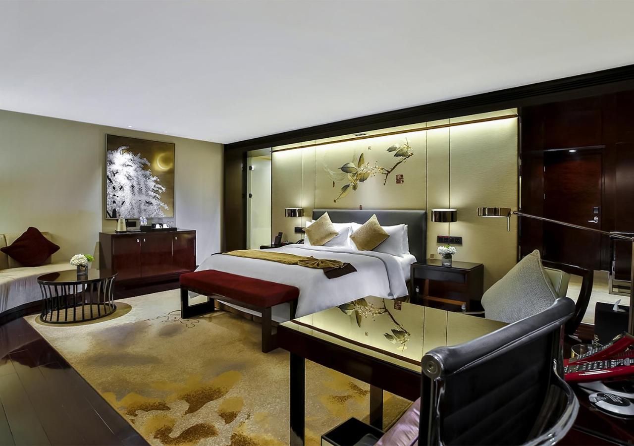 One-Bedroom Suite with Living and Dining Area - Photo 2