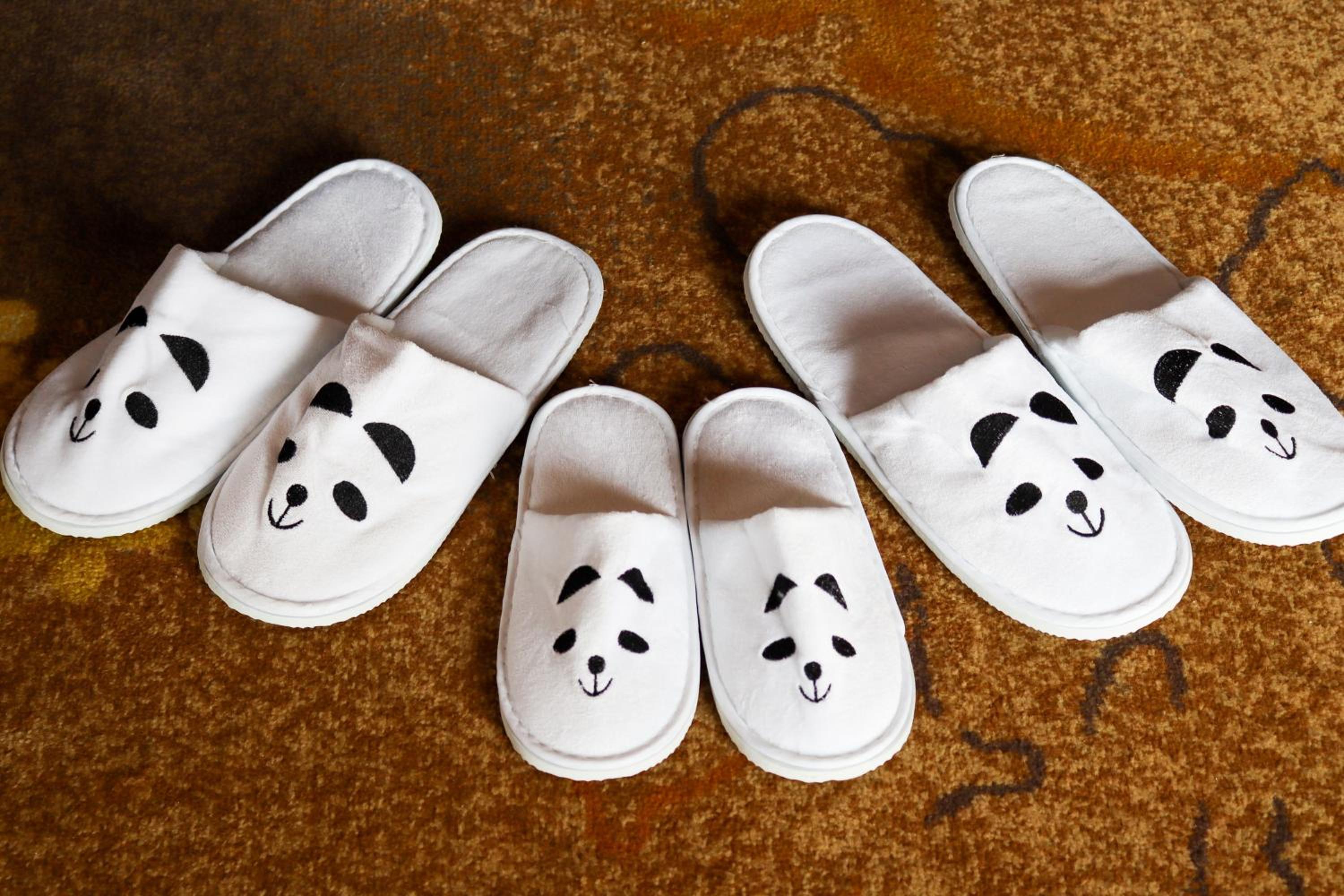Standard King Room - Panda Theme - Photo 3